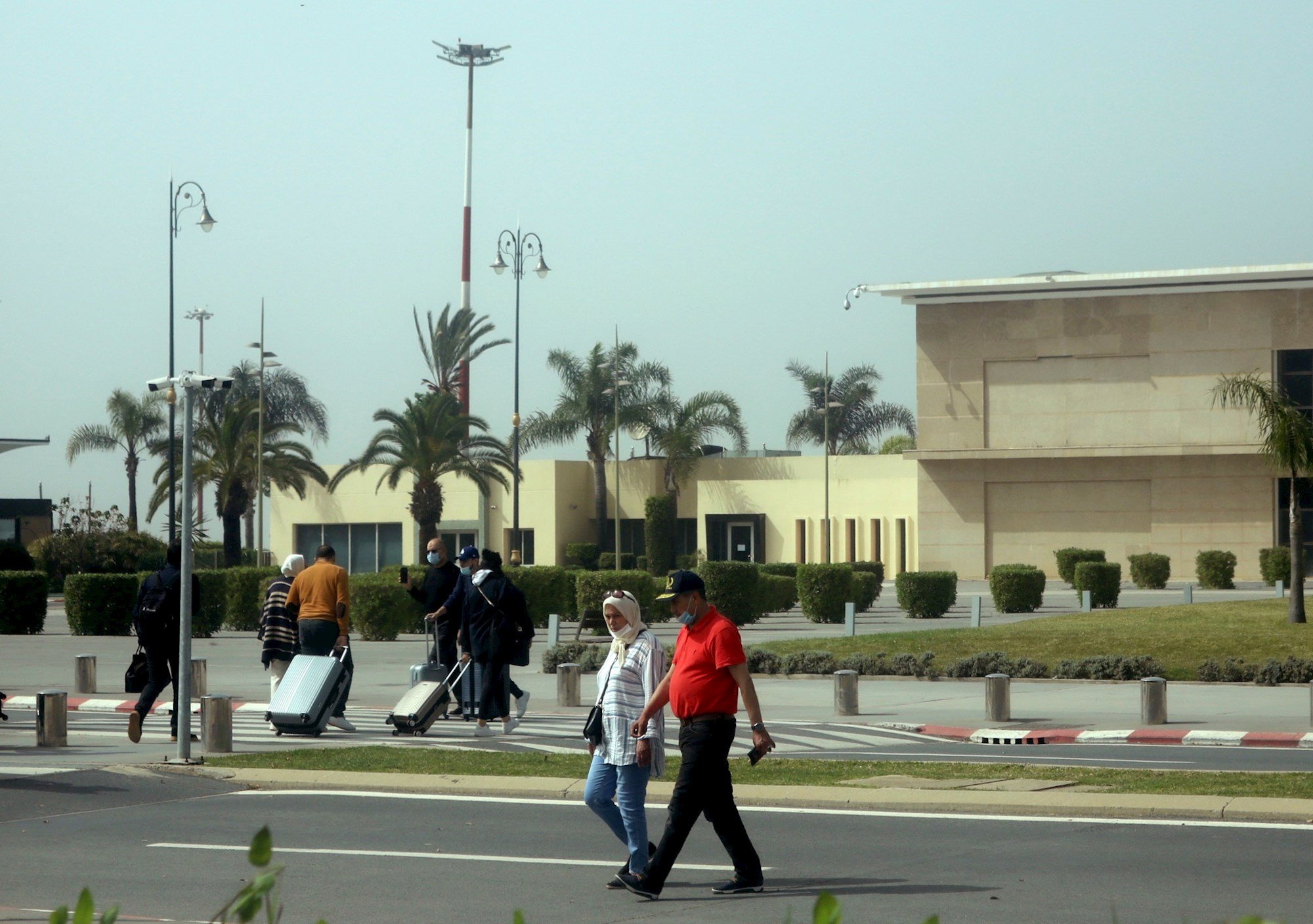 El efecto òmicrom: centenares de españoles retenidos en Marruecos