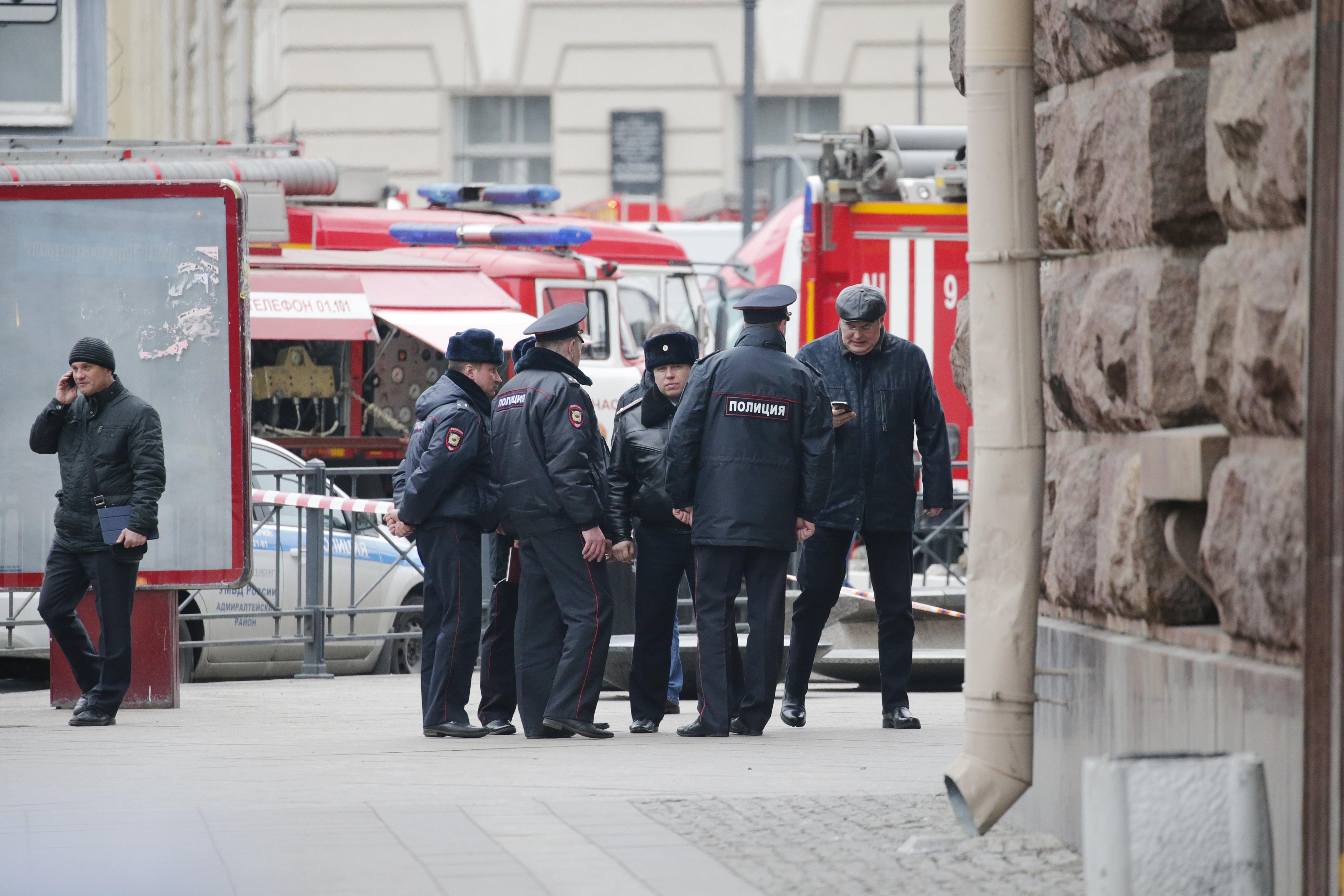 Pánico en San Petersburgo al confundir el hundimiento de un edificio con una bomba