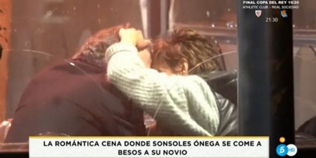 Sonsoles Ónega y novio beso 2 Telecinco