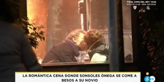 Sonsoles Ónega y novio beso Telecinco