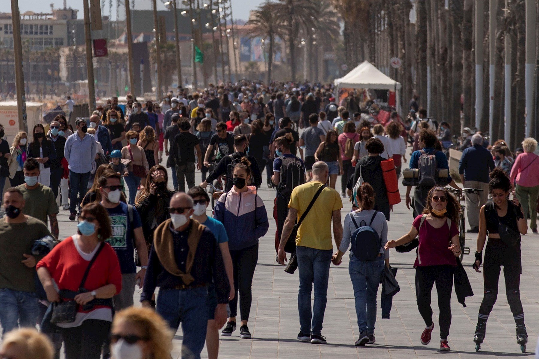 Paseo Marítimo Barcelona covid / EFE