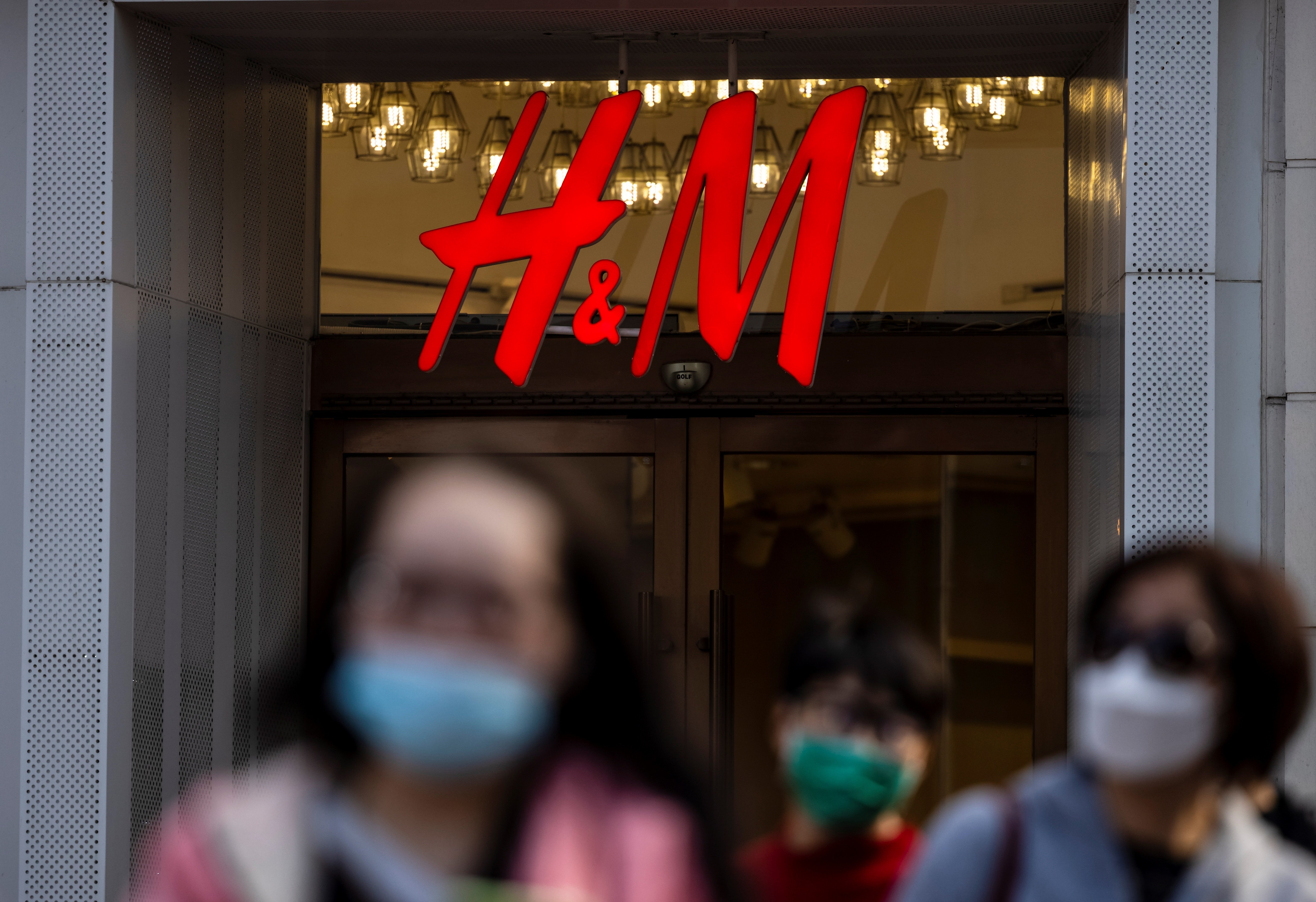 H&M anuncia un ERO per a 1.100 empleats i el tancament de 30 botigues