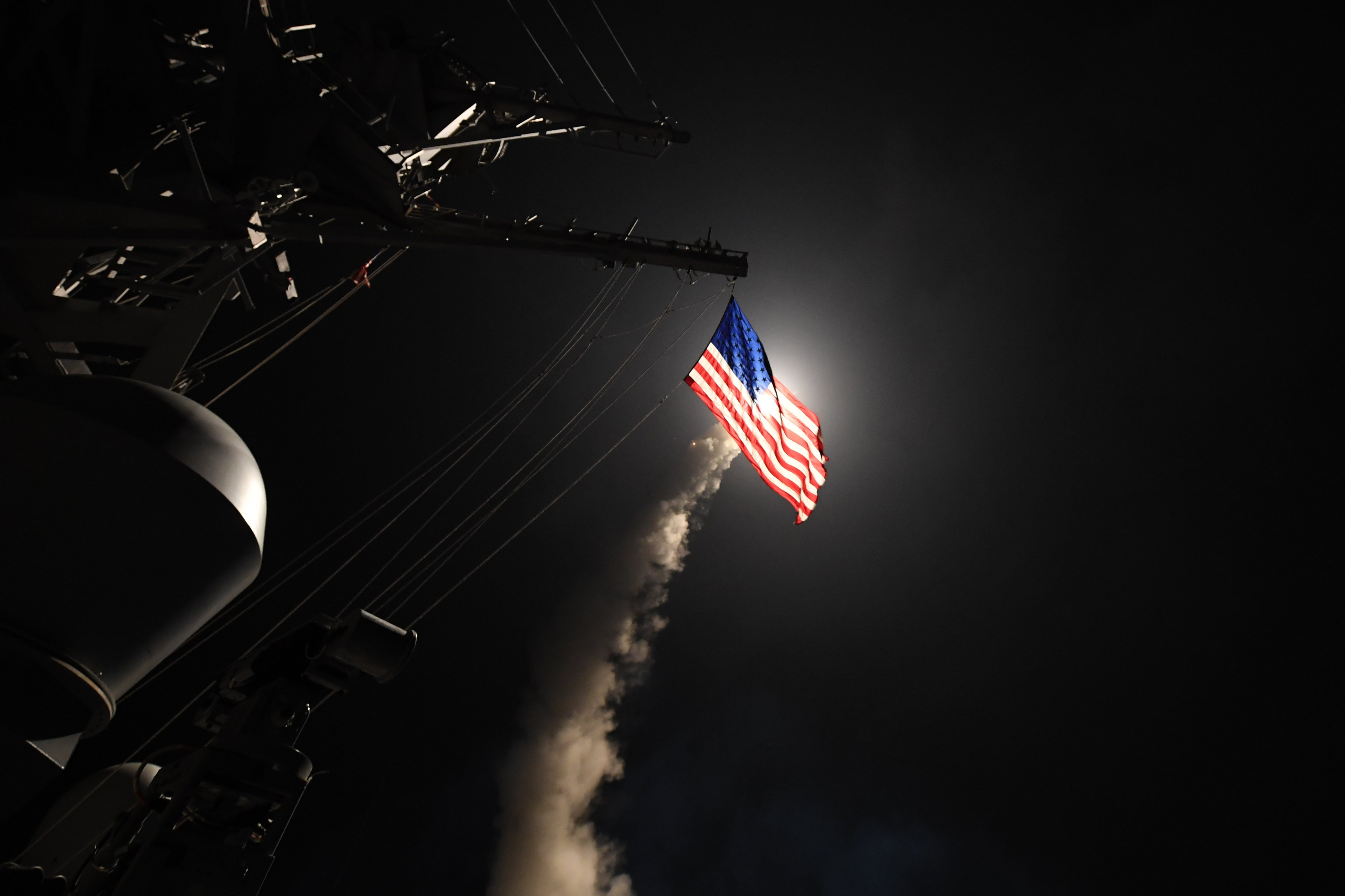 Seis muertos en el bombardeo de EE.UU. contra una base aérea de Siria
