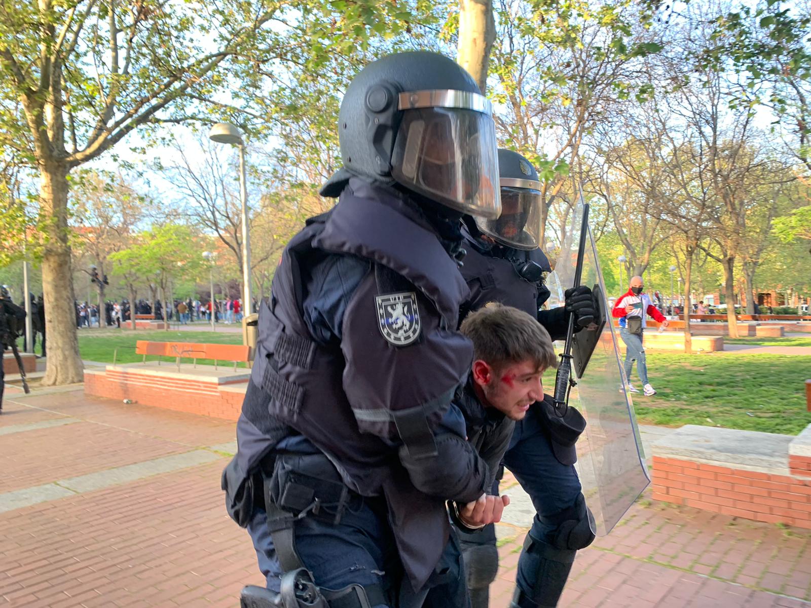 La policia fa la feina a Vox a Vallecas: una dotzena de ferits i dos detinguts