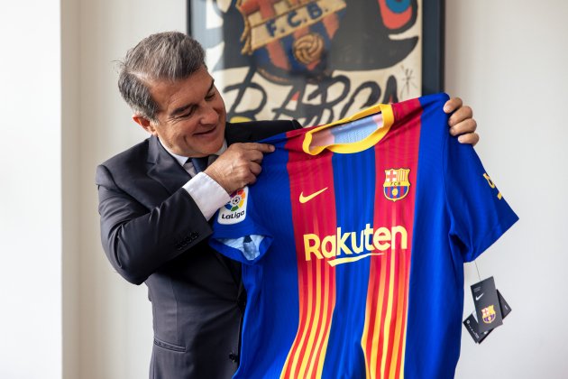 Joan Laporta senyera samarreta Barca Reial Madrid @FCB