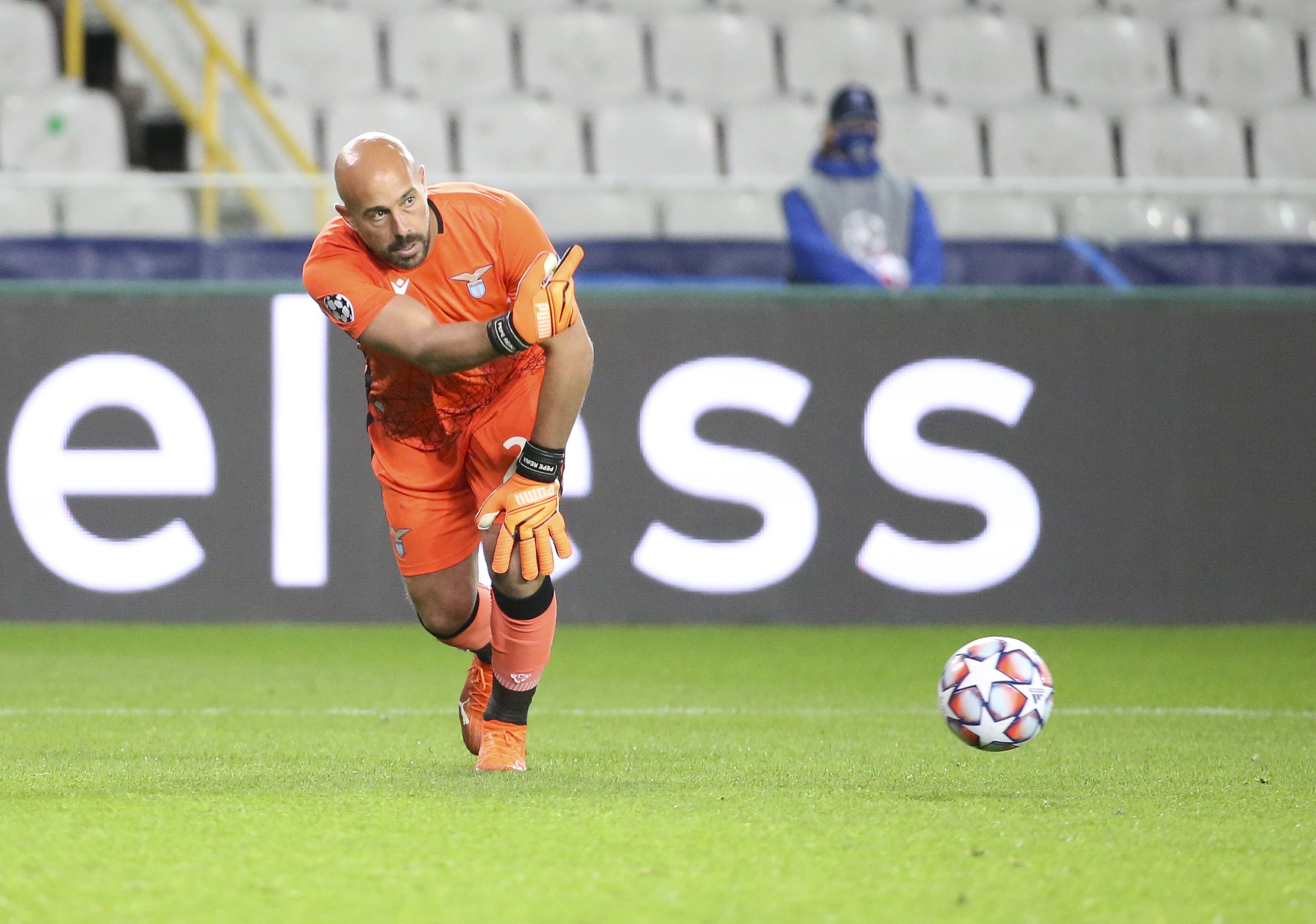 Pepe Reina defensa l'acte de Vox a Vallecas i insulta Echenique: "Miserable"