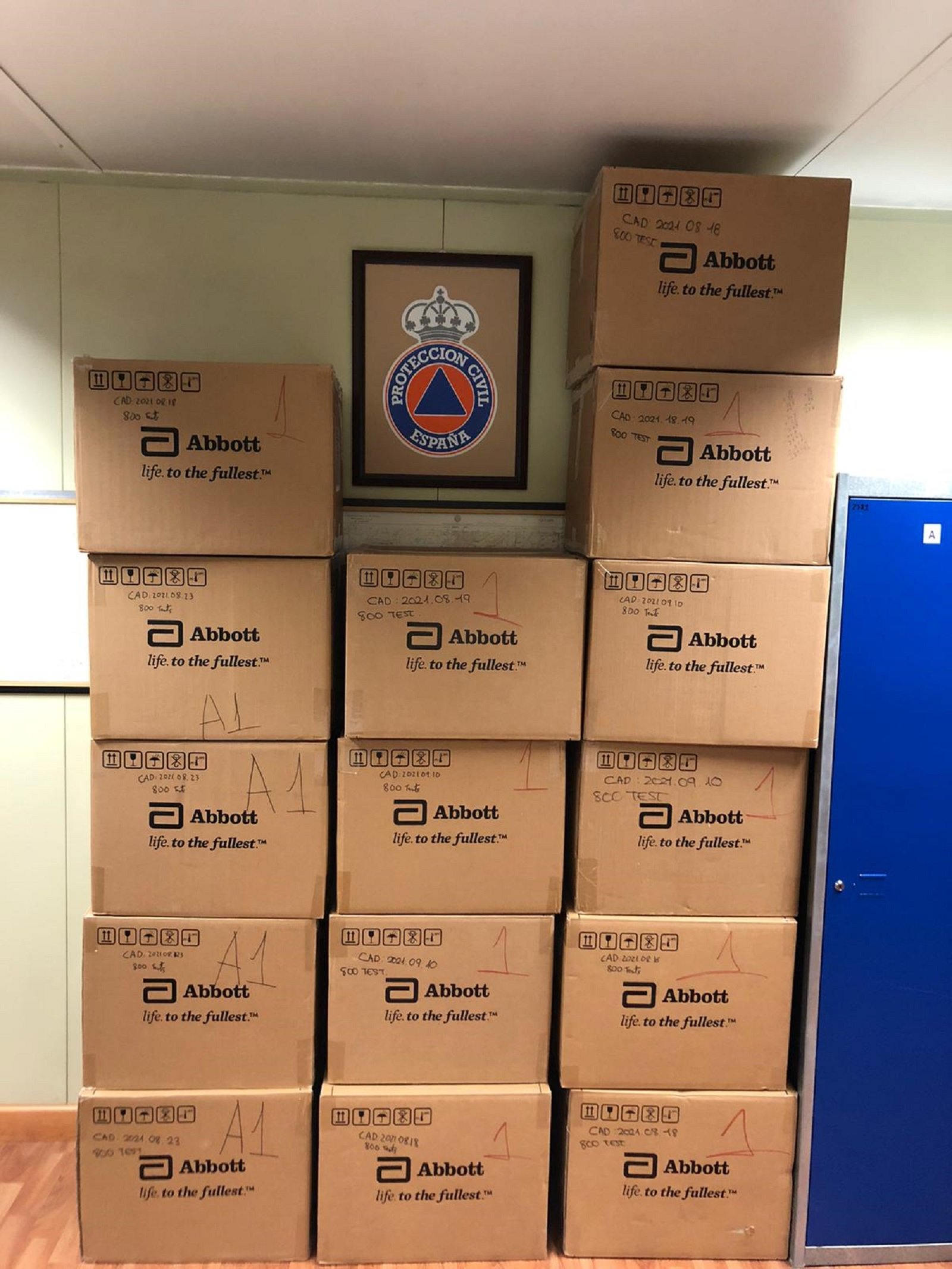 L'Ajuntament de Getafe denuncia Ayuso per abandonar 12.000 proves d'antígens