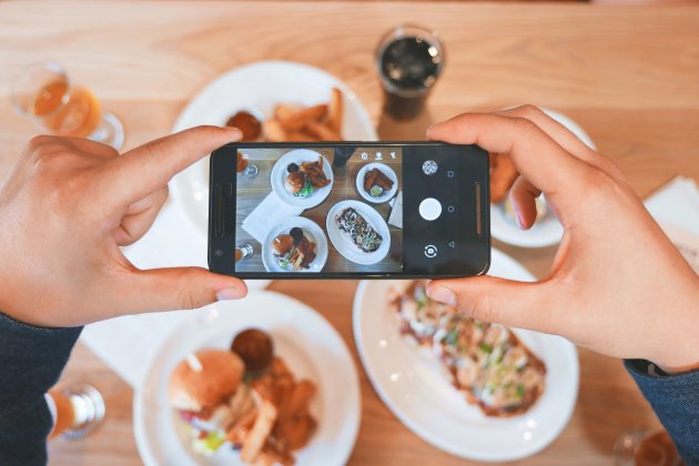 capturar instagram comida unsplash