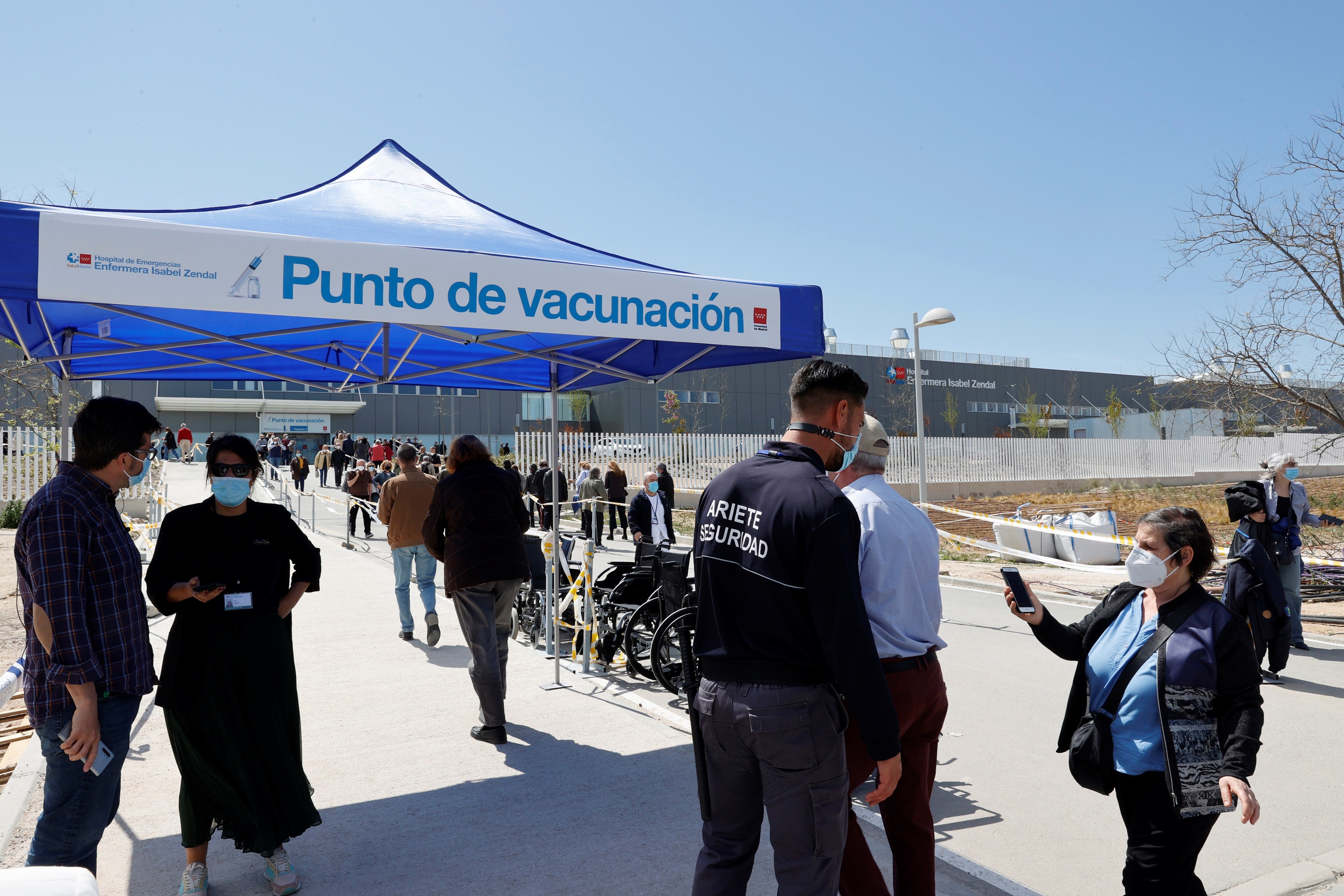 Madrid alerta del rebuig a l'AstraZeneca: el 62% dels citats no vol la vacuna