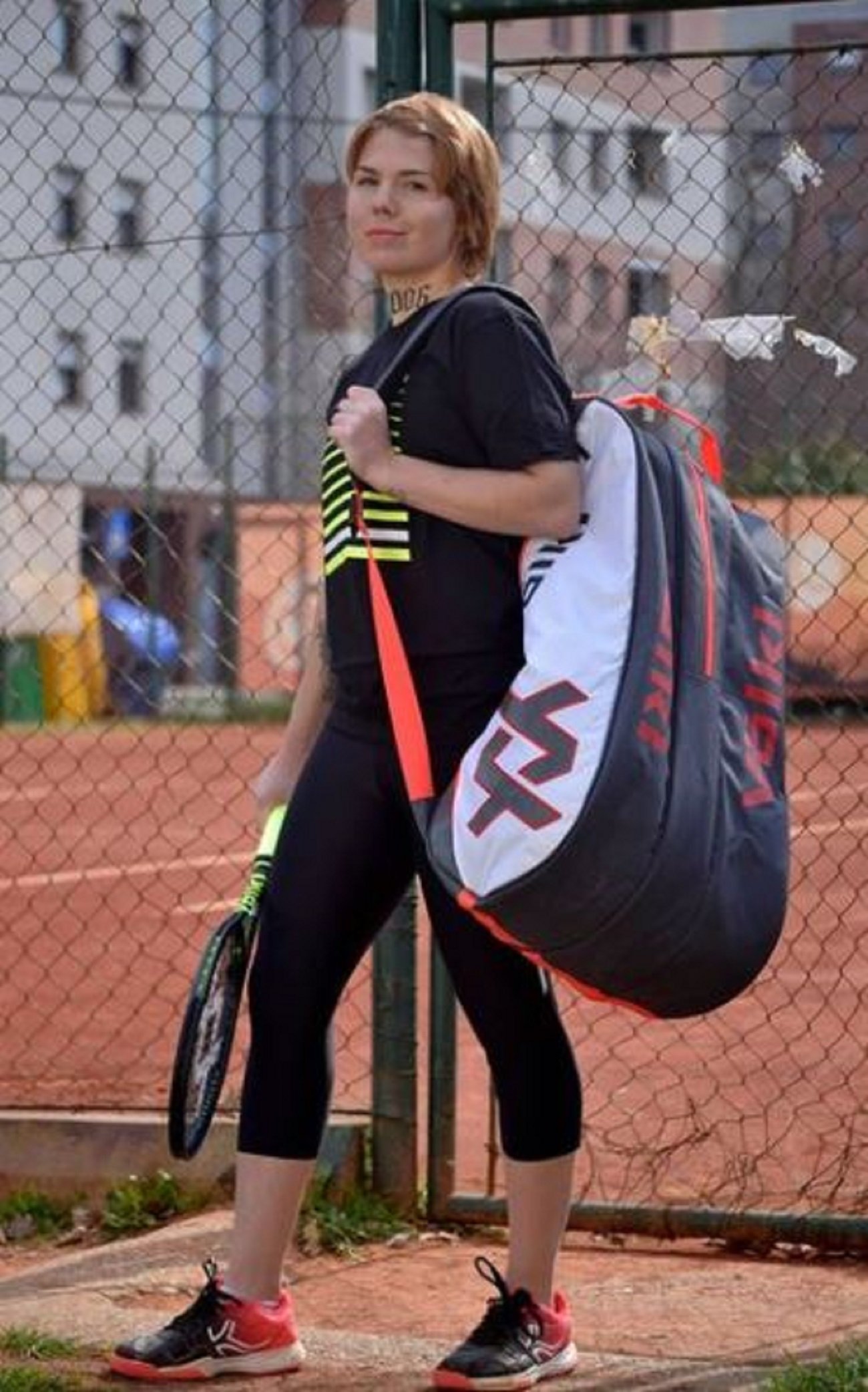 Una tenista vende parte de su brazo derecho por 5.000 euros