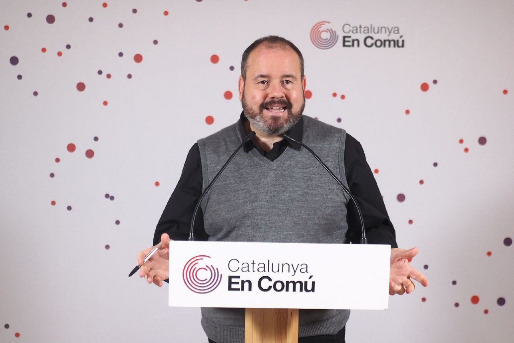 Los comuns piden que Illa y Aragonès pacten y ERC se "independice" de JxCat