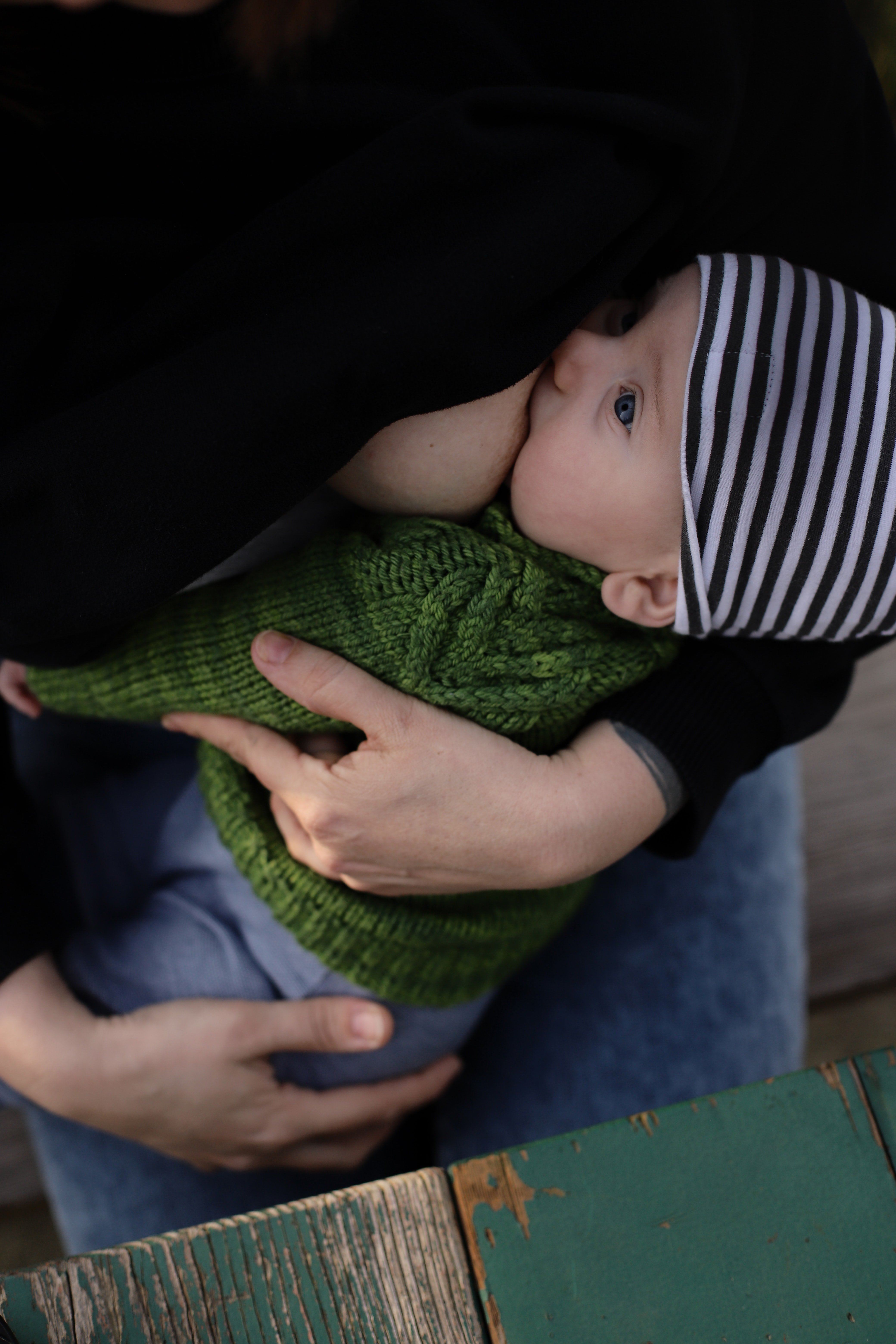 Madres vacunadas con Pfizer: la leche materna protege al bebé de la Covid