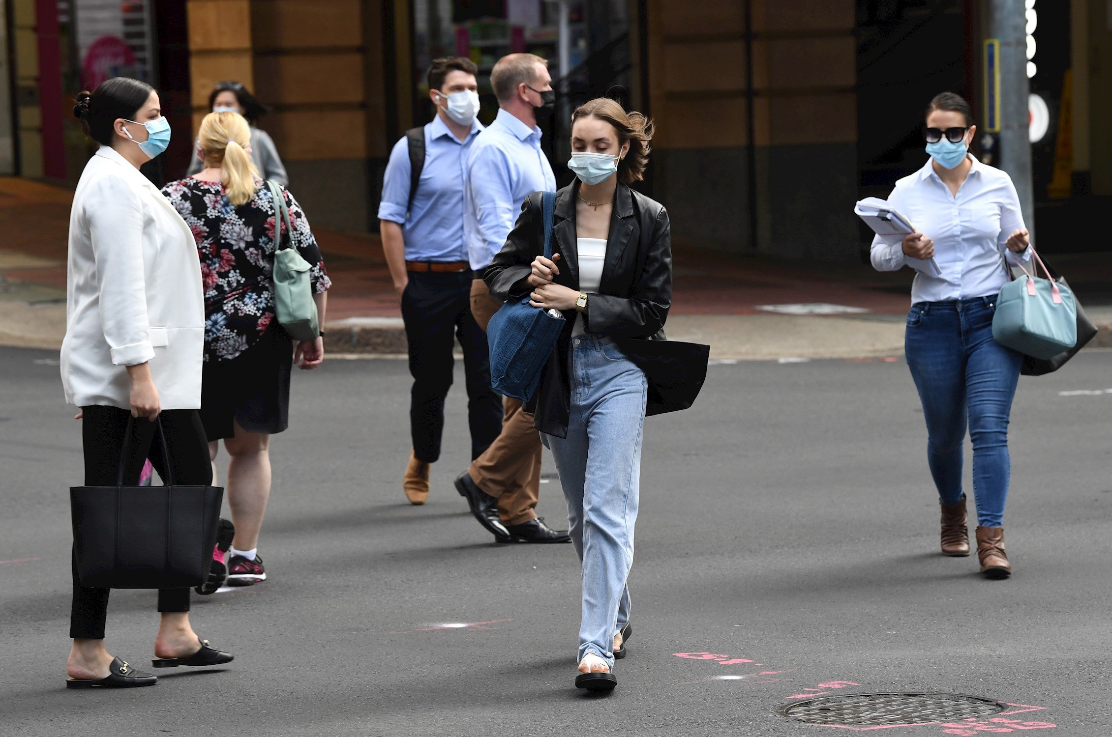 Primer muerto por Covid en Australia después de 100 días sin víctimas