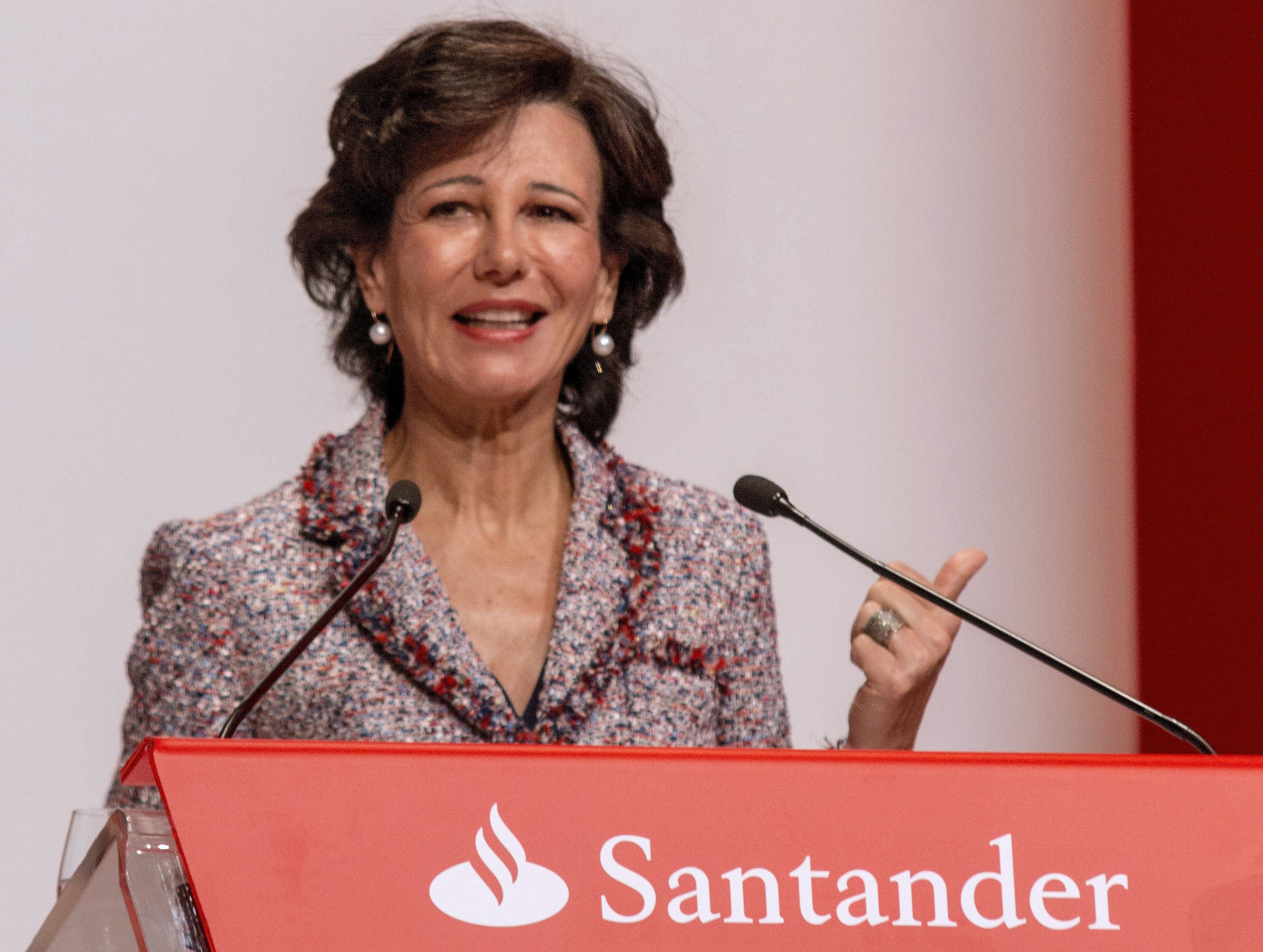 Santander guanya 1.867 milions i creix a Llatinoamèrica i Espanya