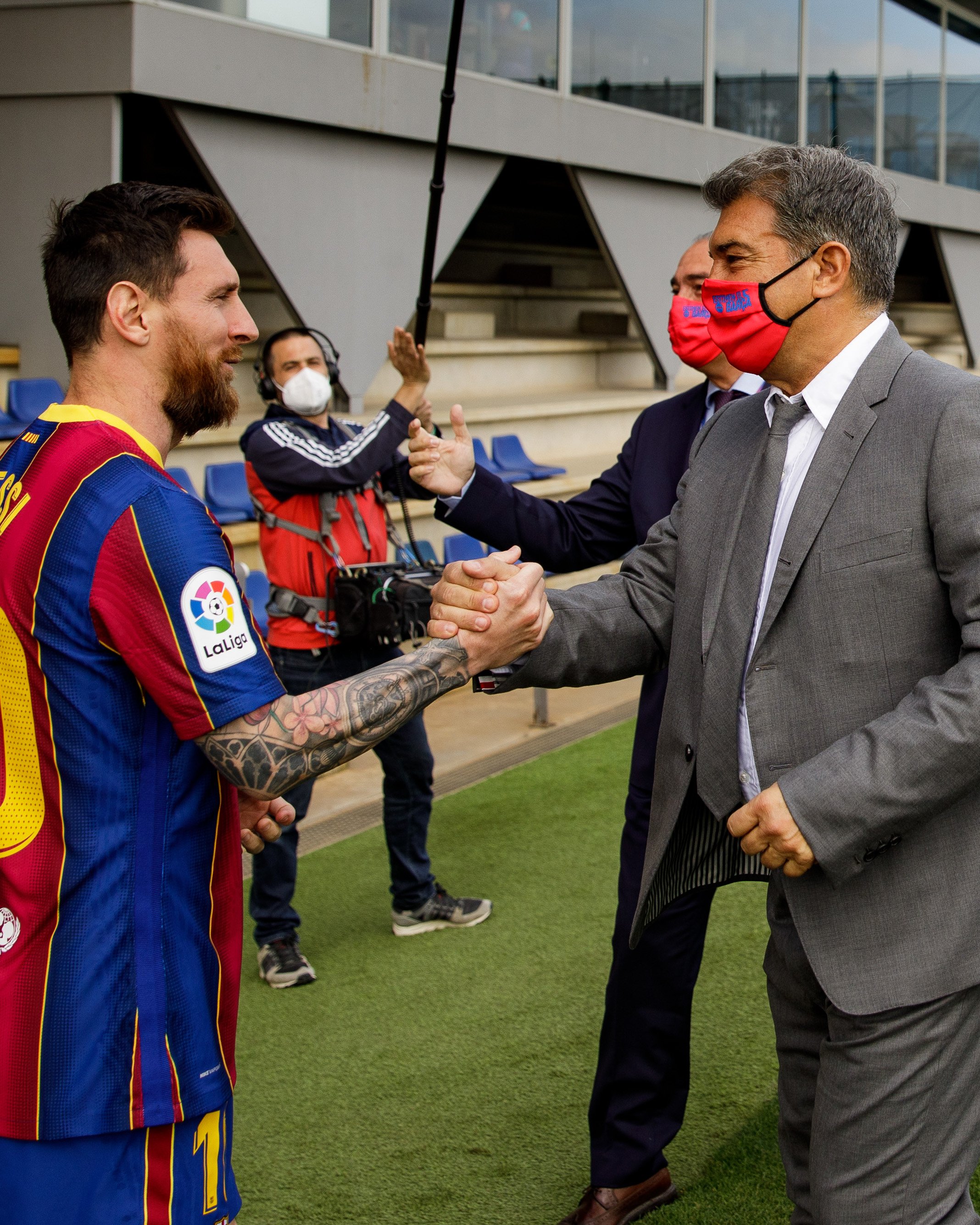 Joan Laporta ofrece trabajo a Messi en el Barça