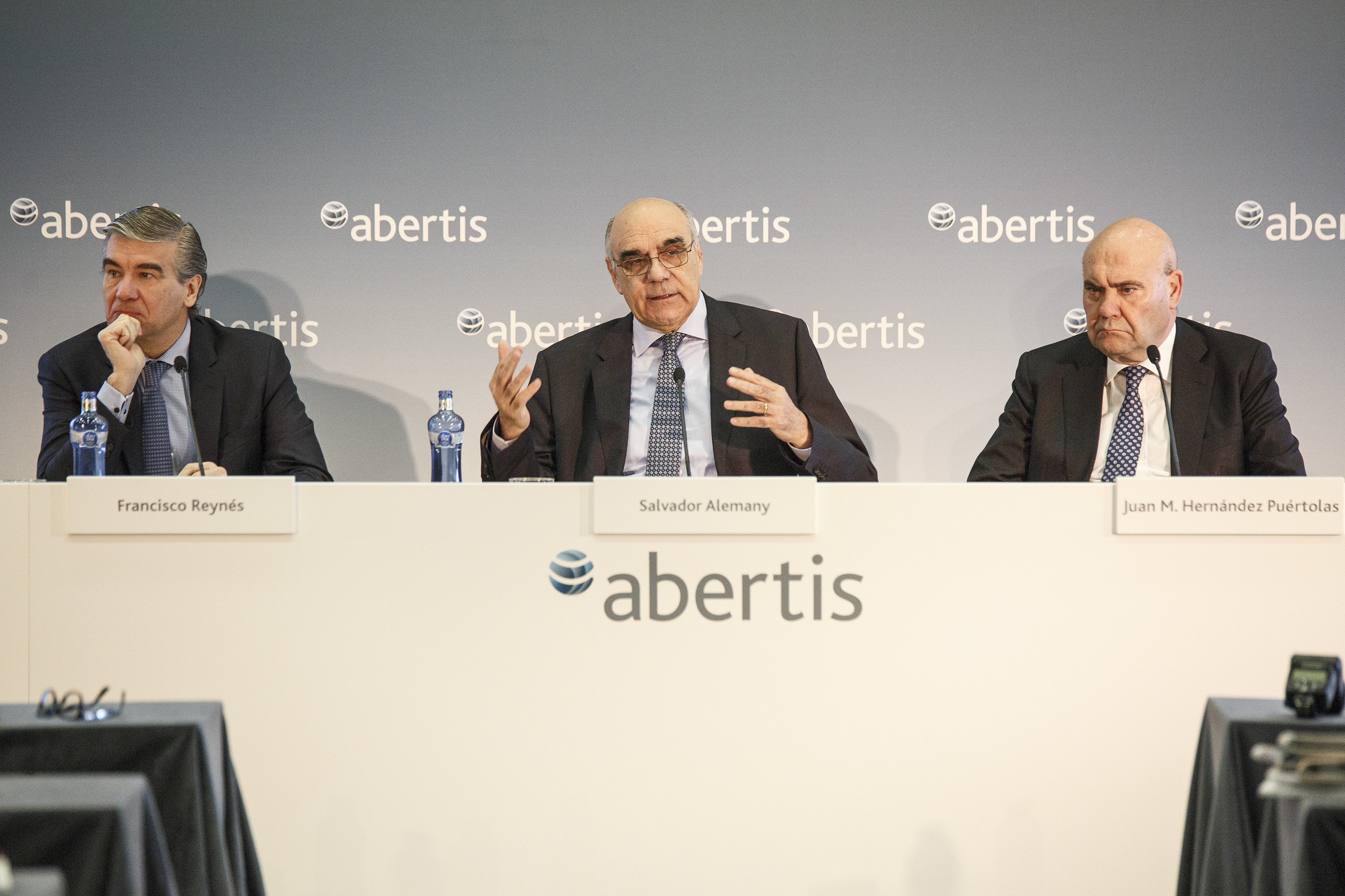El Gobierno español autoriza la compra de Abertis por Hochtief, si prospera la OPA