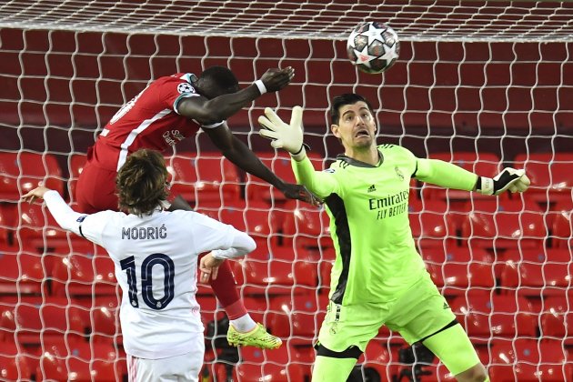 Courtois Mané Liverpool Reial Madrid EFE