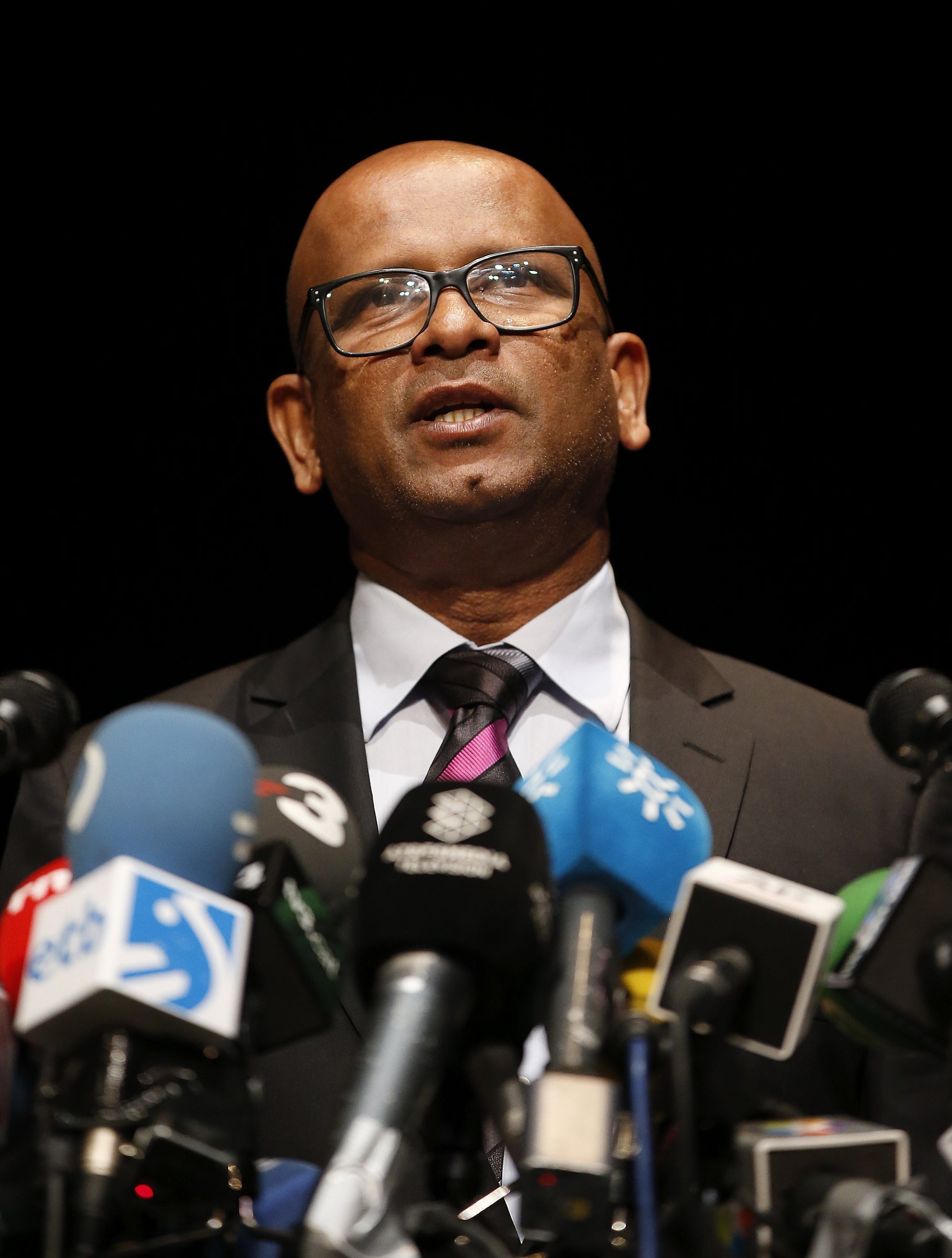 Reaccions contraposades al desarmament d'ETA