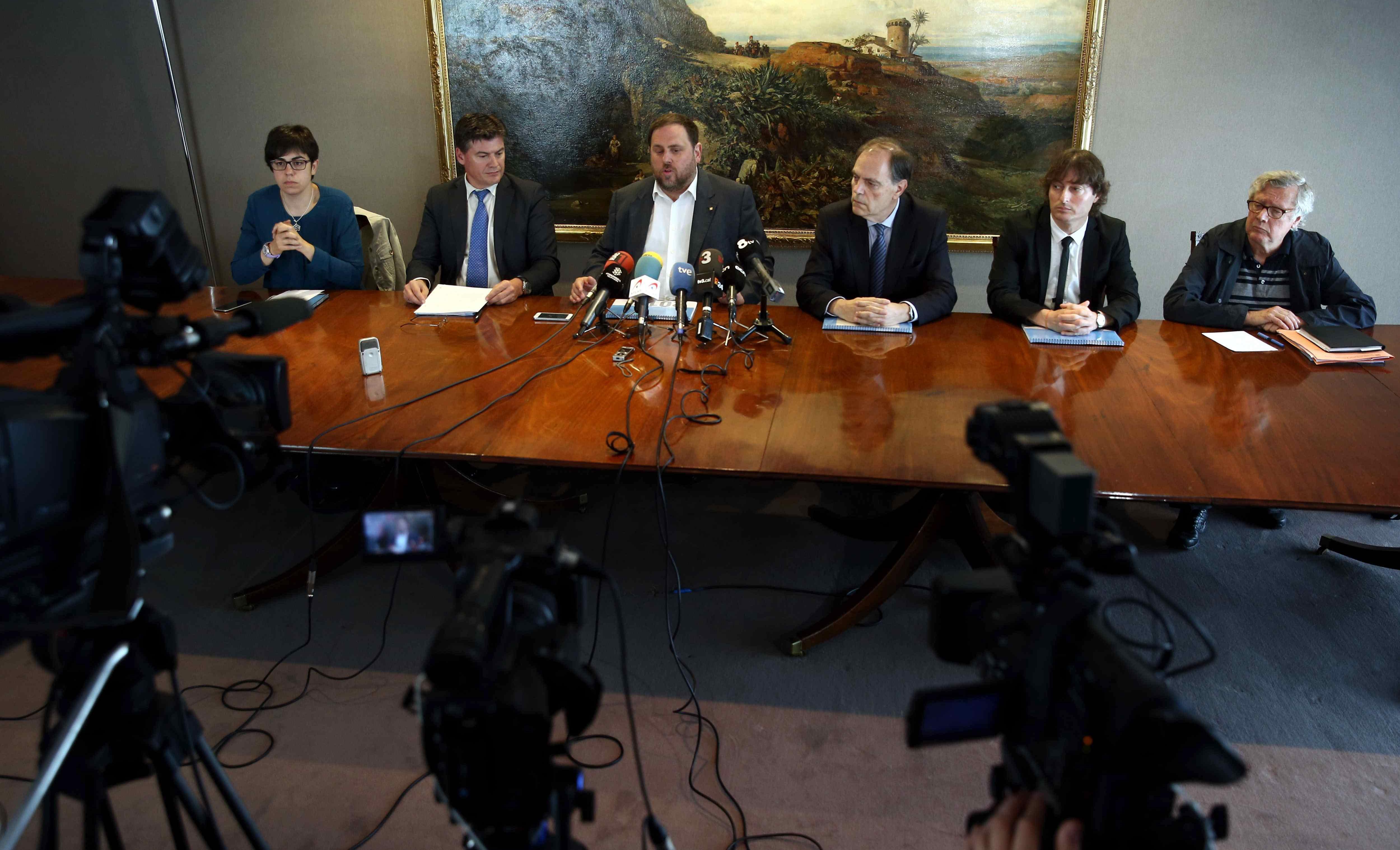 Junqueras no tira la tovallola