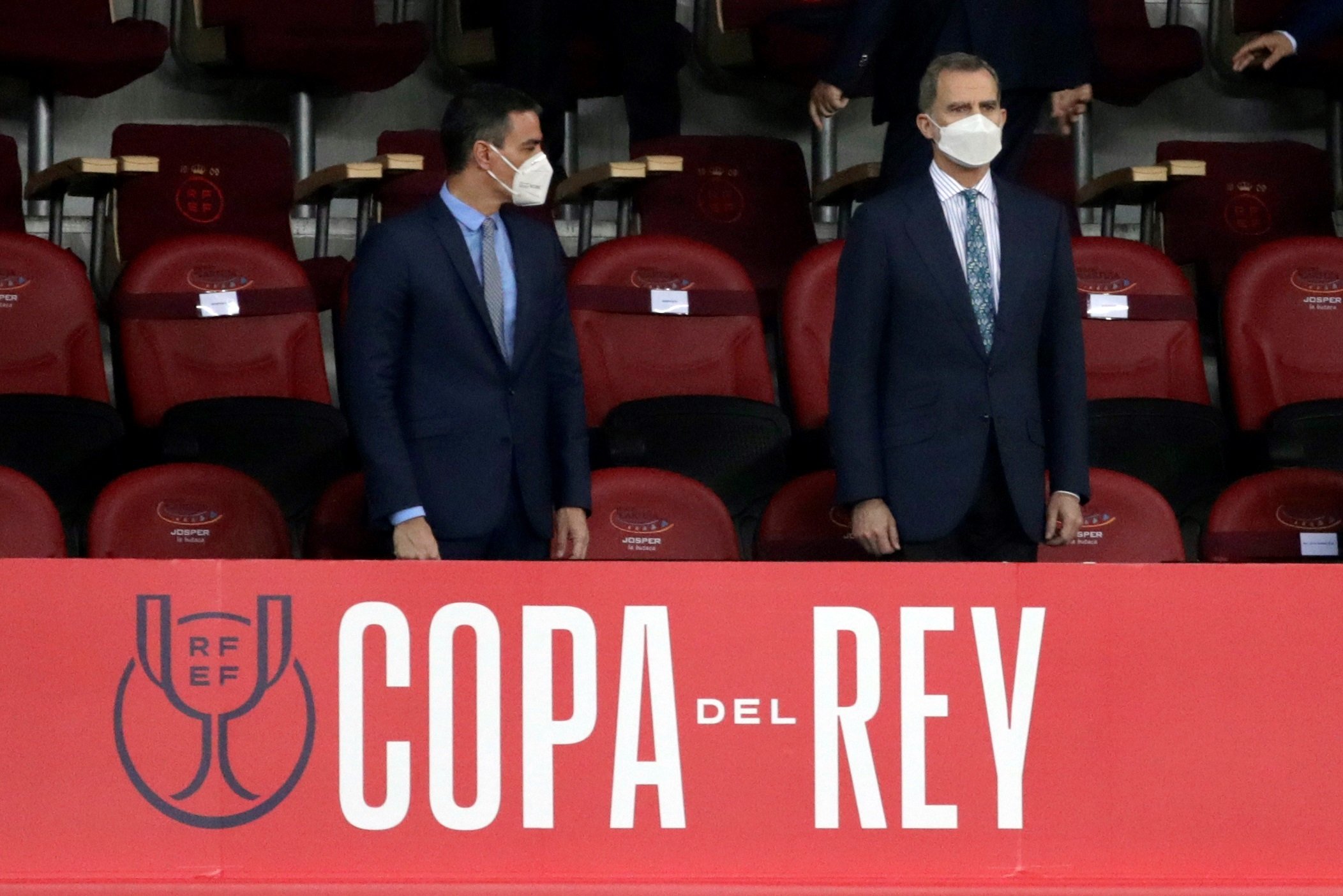 El rey sólo se salva a puerta cerrada: sin público ni pitada en la final de Copa