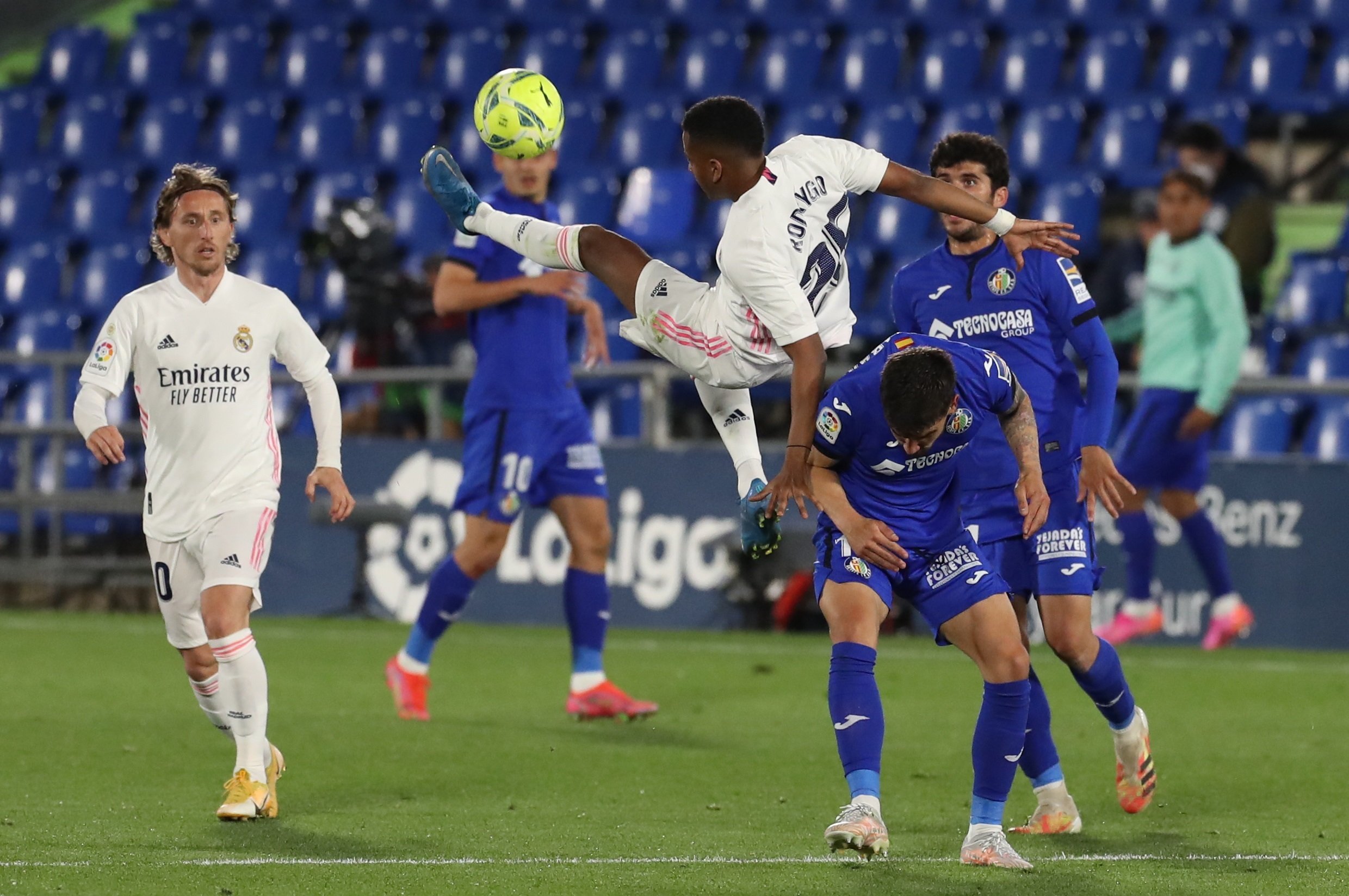 Un Madrid desaparecido pincha en Getafe (0-0): el Barça vuelve a sonreír