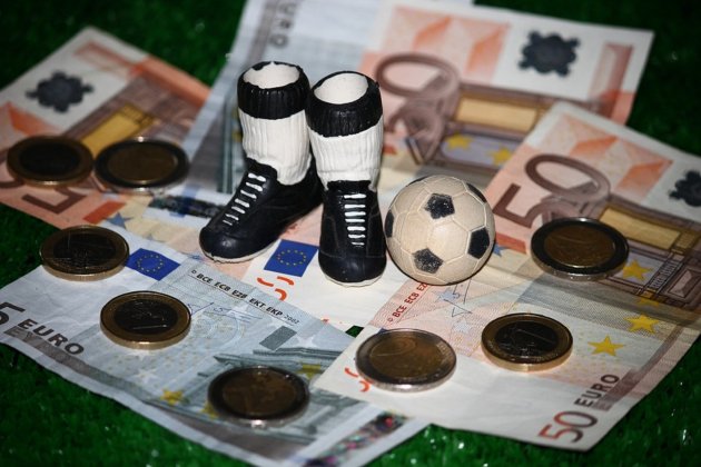 Dinero fútbol / Pixabay