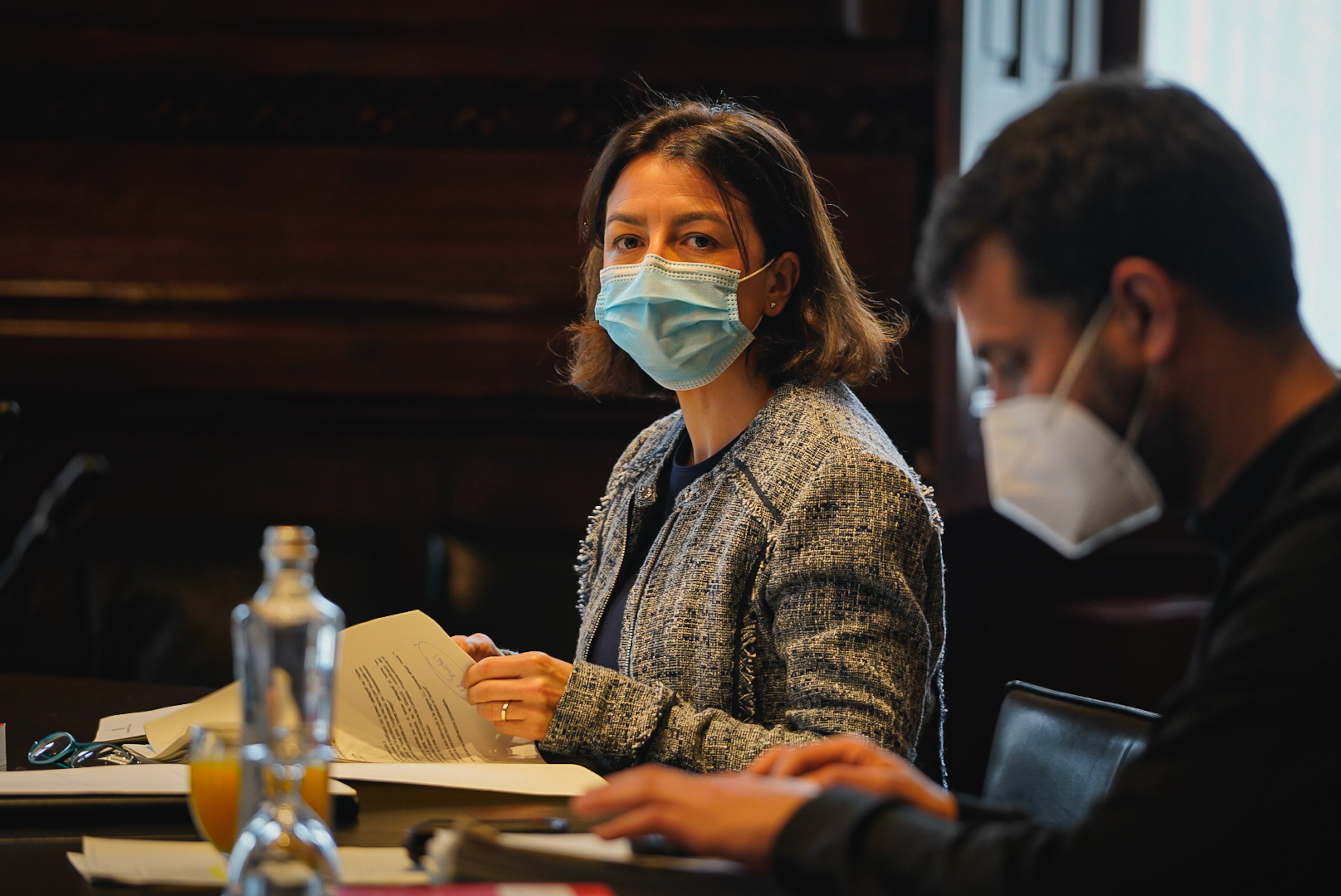 El PSC saca el manual de excusas para no vetar al senador de Vox