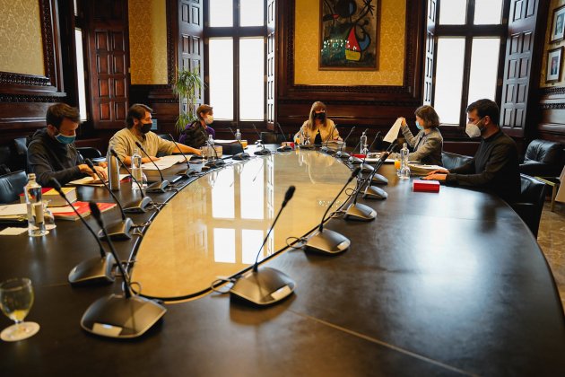 Mesa Parlament Laura Borràs - Pau de la Calle