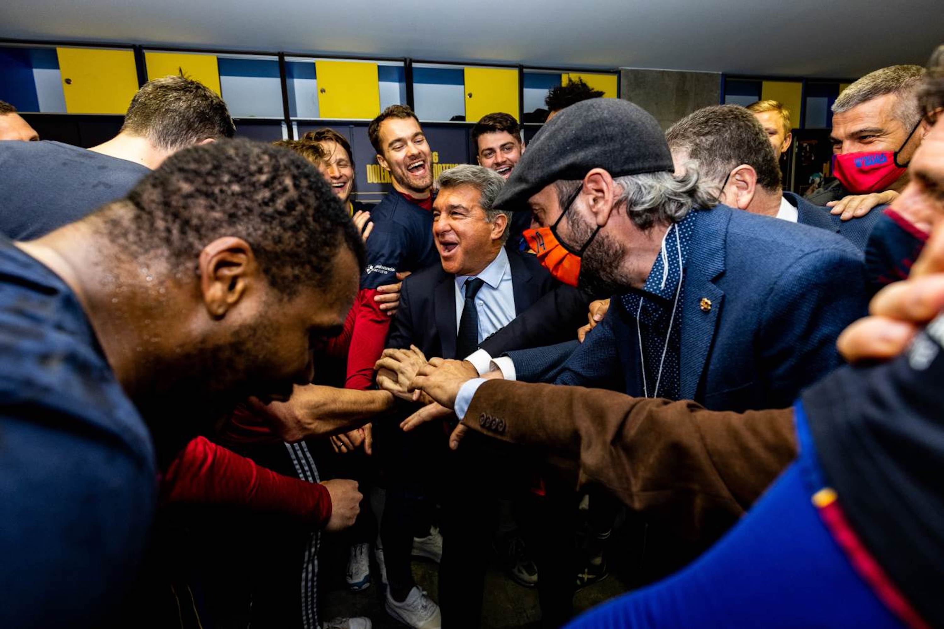 El Barça gana la undécima Liga consecutiva: Laporta, exultante en la celebración