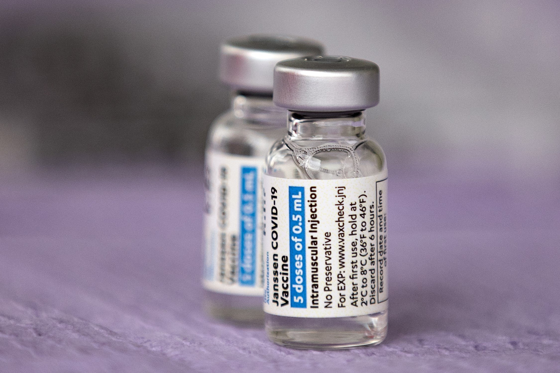 La Agencia Europea avala la vacuna Janssen y ve "infrecuentes" las trombosis
