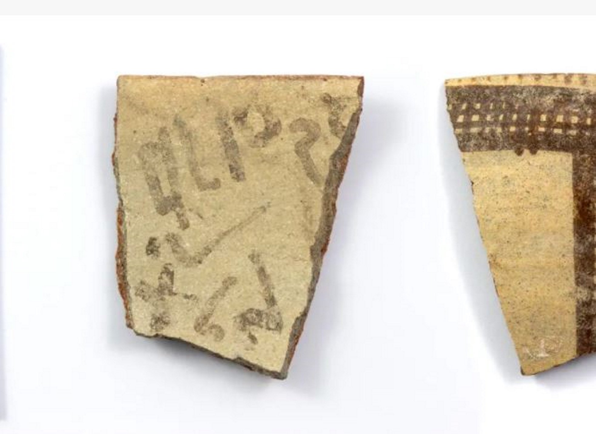 Descubren uno de los primeros rastros de escritura alfabética, de 3.500 años