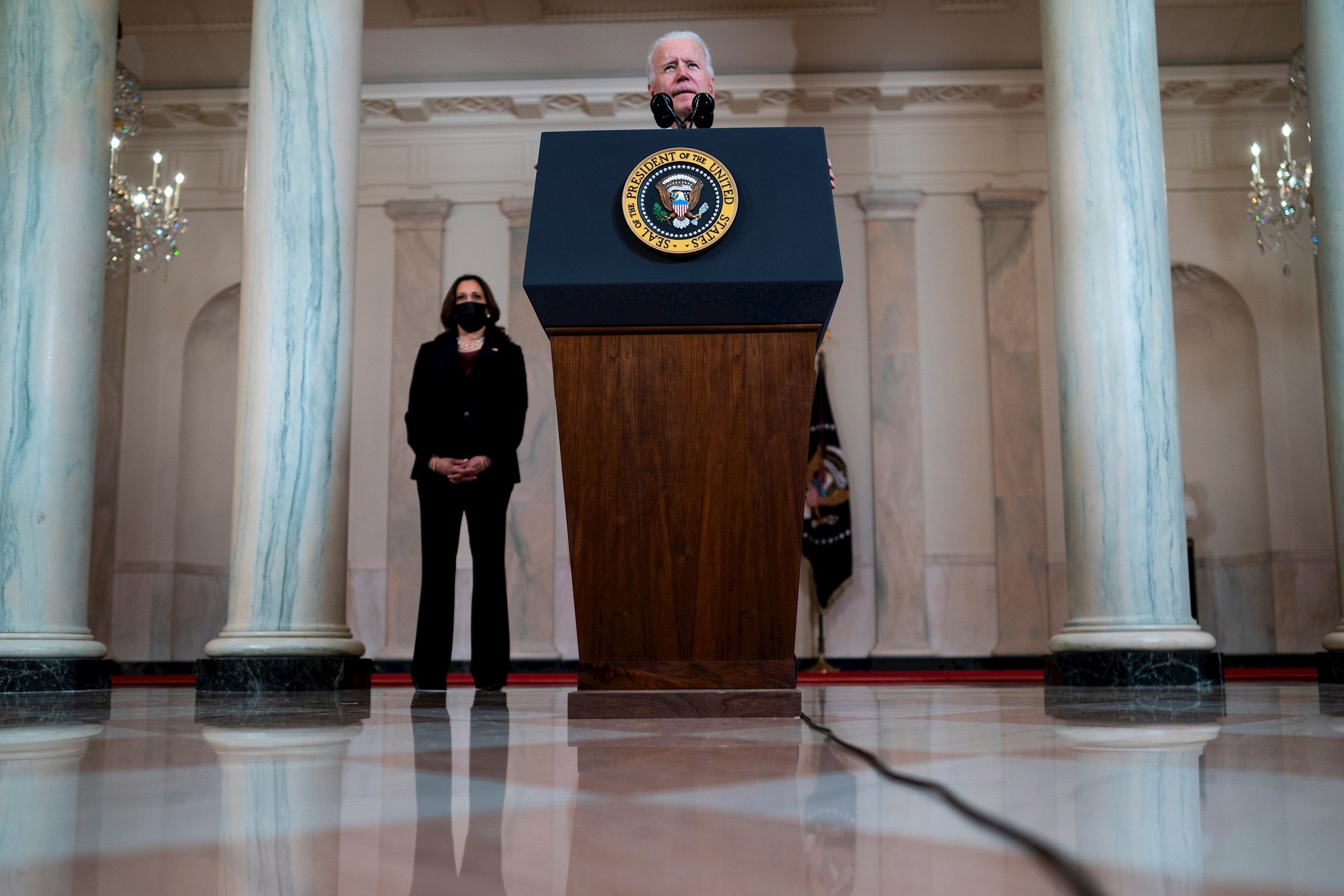 Biden y Harris celebran que se haya "hecho justicia" con George Floyd