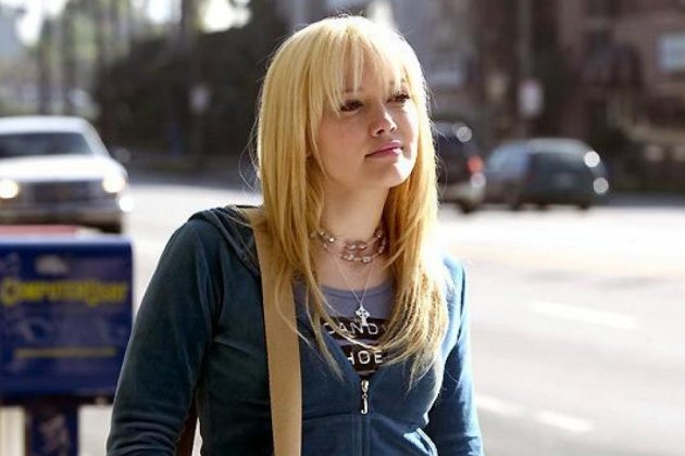 hilary duff.r d.292 142