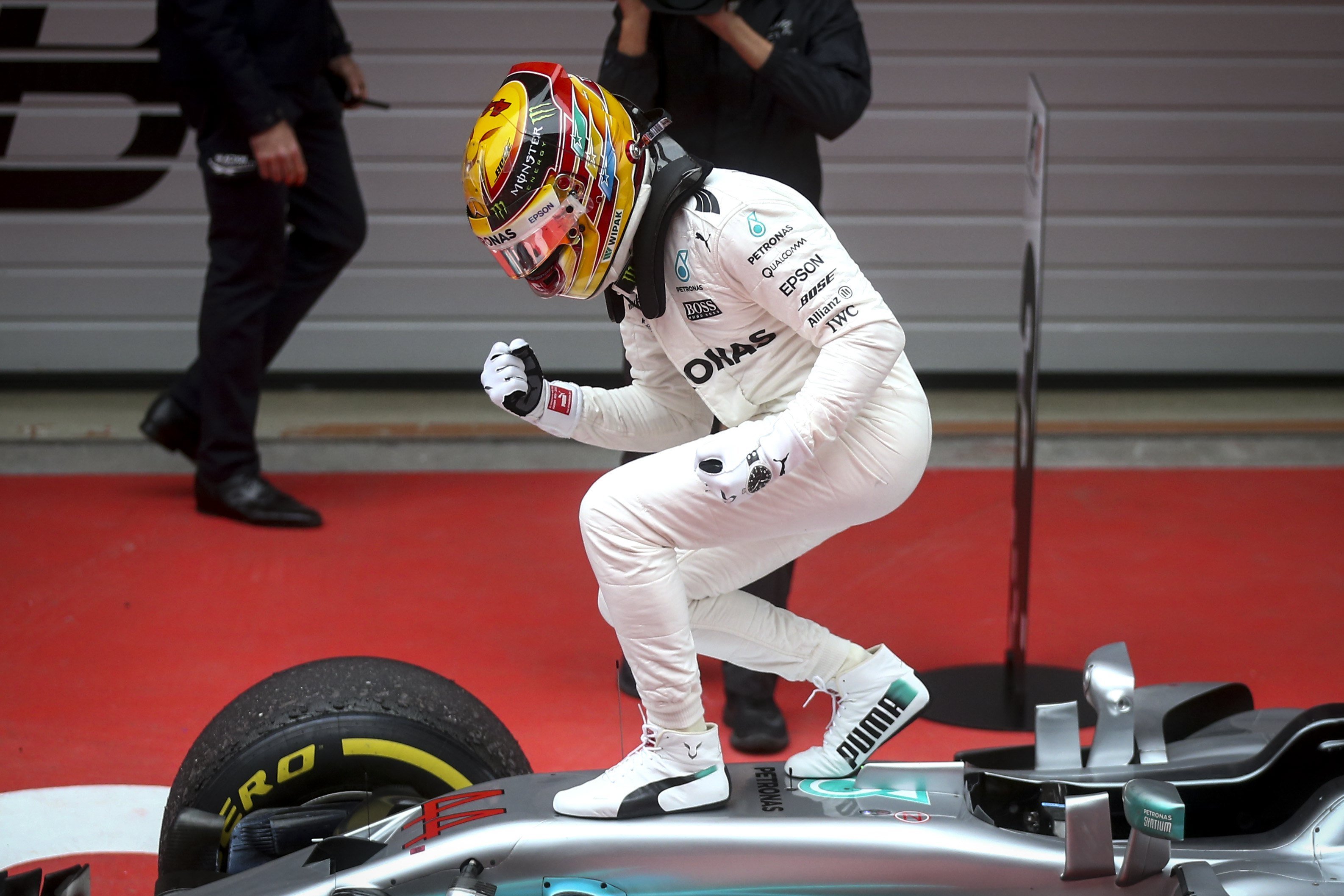 Hamilton sigue siendo el emperador de China