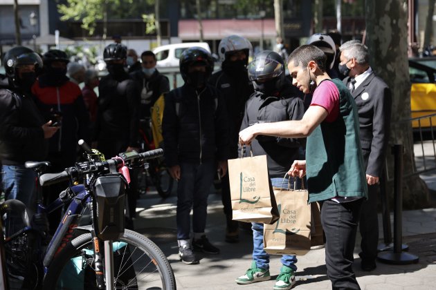 Sant Jordi 2021 Glovo Sergi Alcàzar