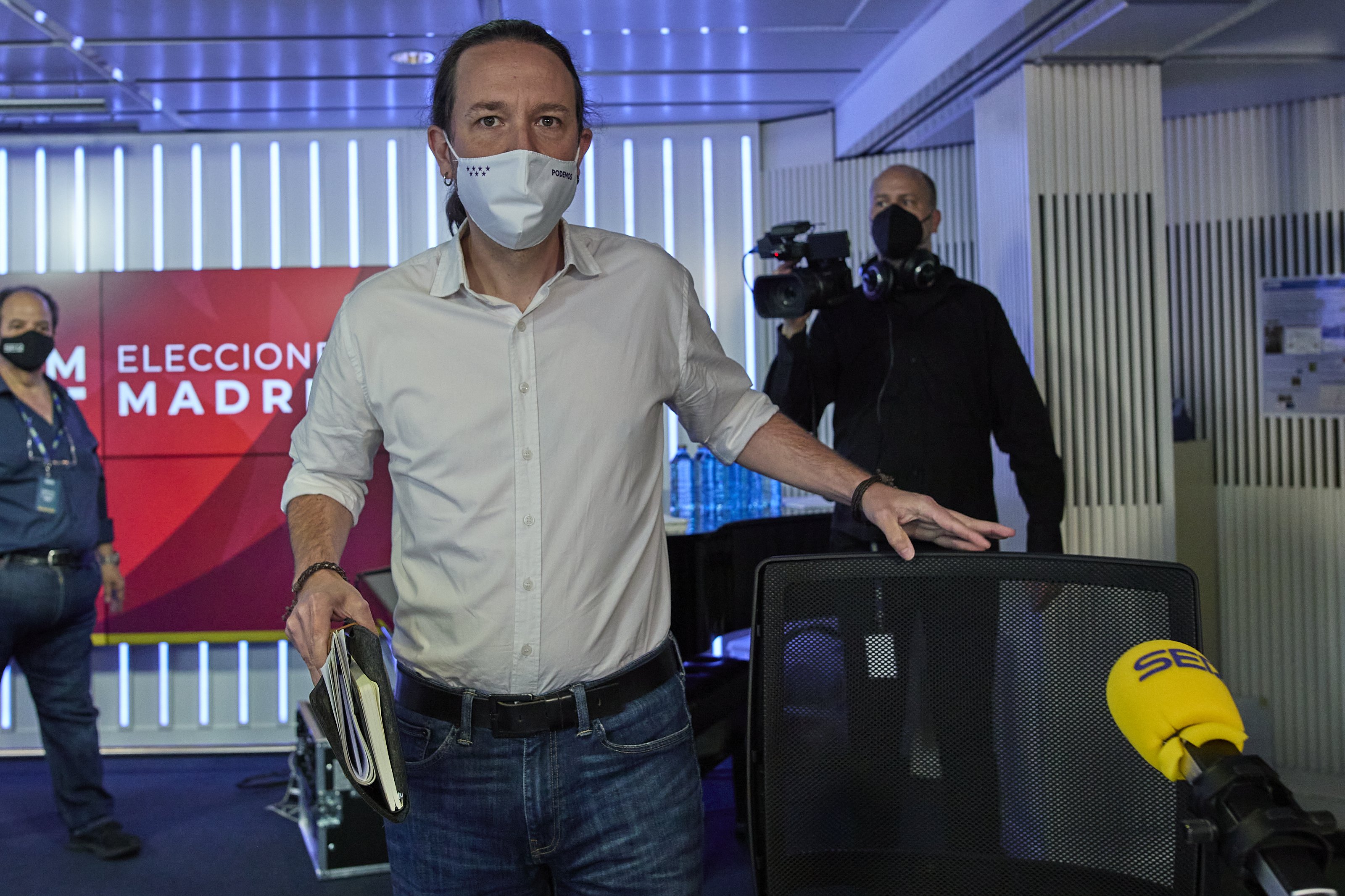 Iglesias abandona un debat perquè Vox qüestiona les cartes amb bales