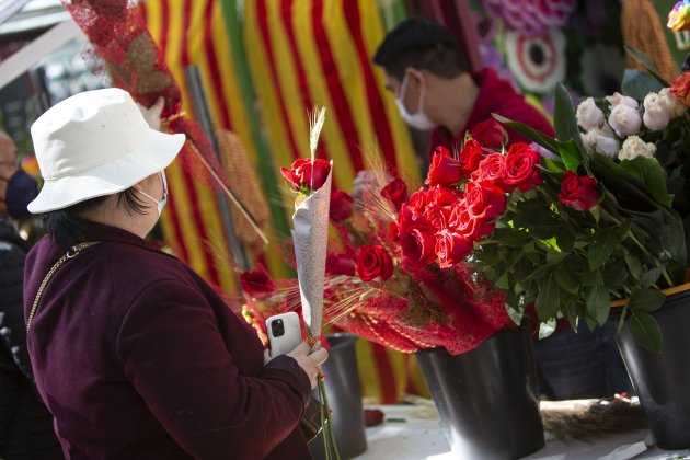 Ambiente Sant Jordi 2021 compra rosas Montse Giralt