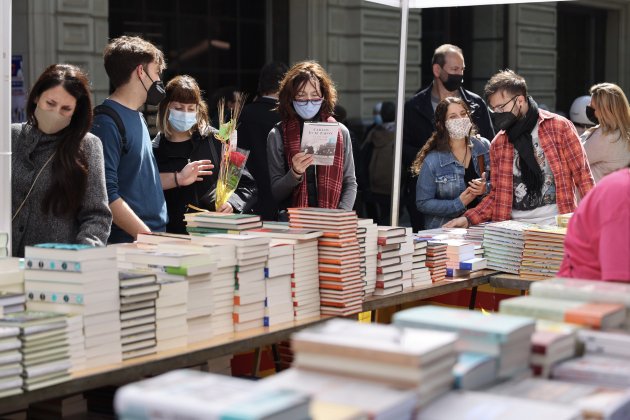Sant Jordi 2021 pradera libros Sergi Alcàzar
