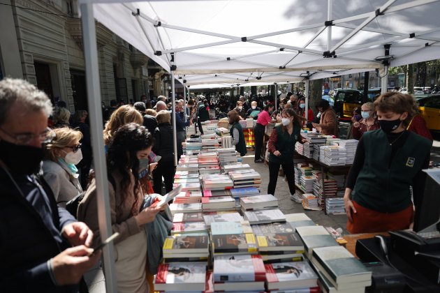 Sant Jordi 2021 parada libros Sergi Alcàzar