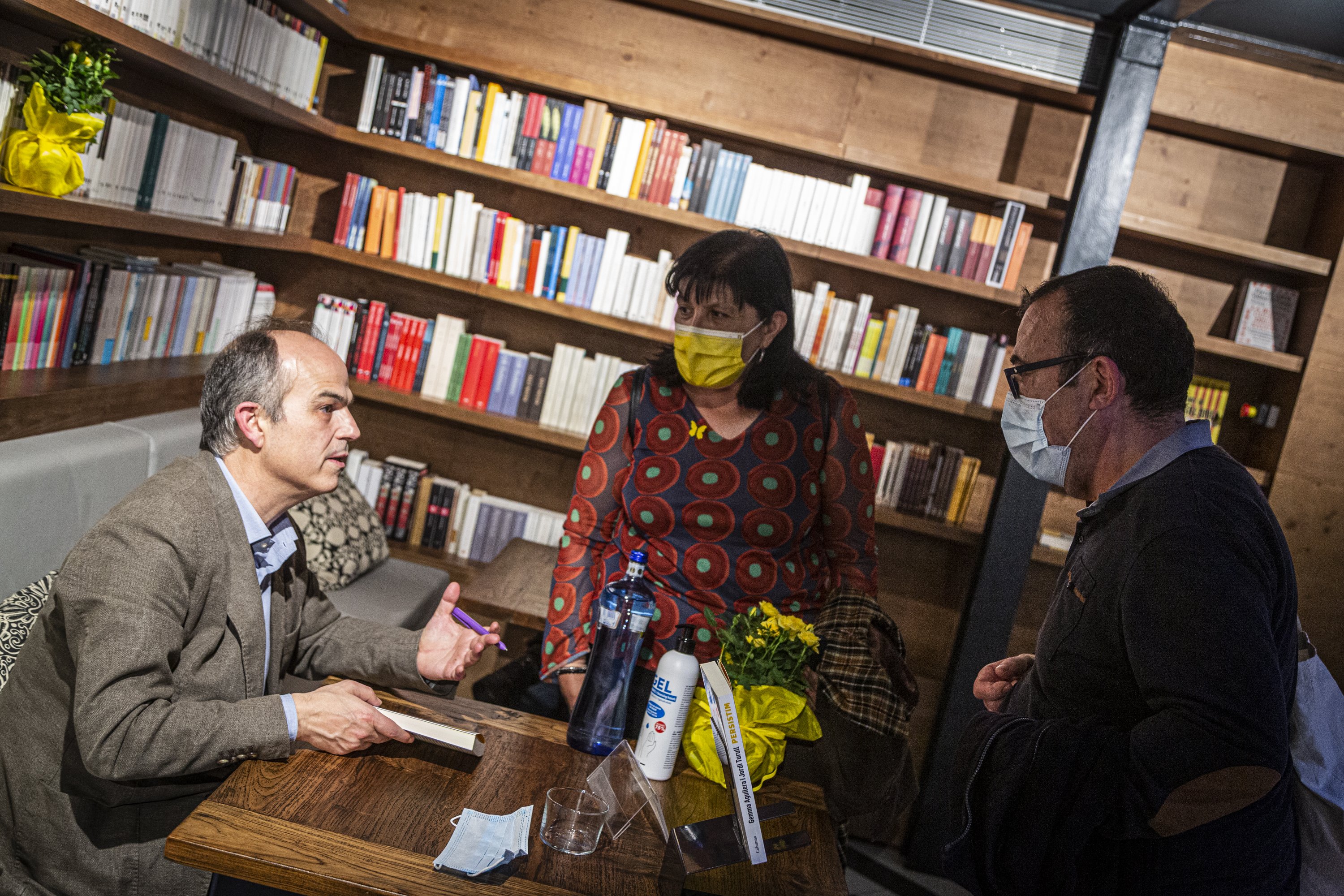 libreria Ona libro Quim Forn Jordi Turull Sant Jordi / Montse Giralt