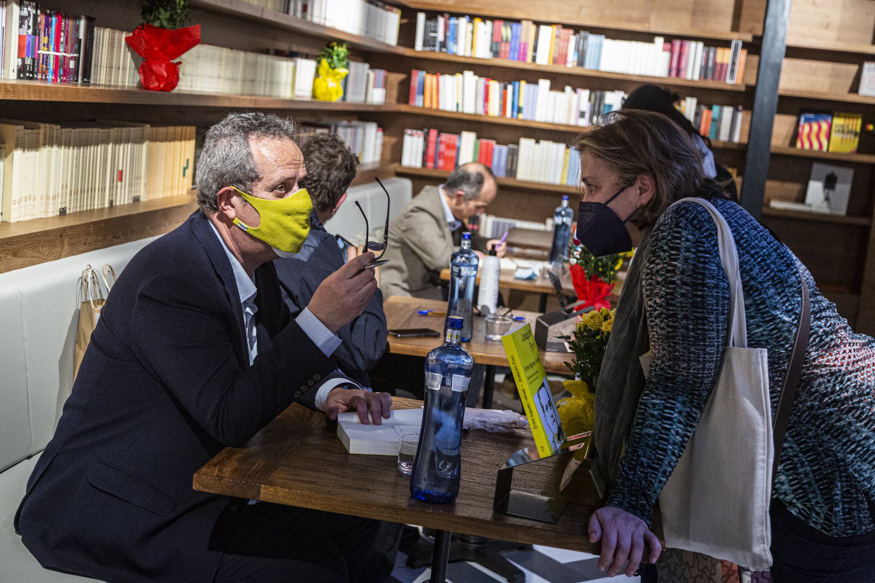 libreria Ona libro Quim Forn Sant Jordi / Montse Giralt