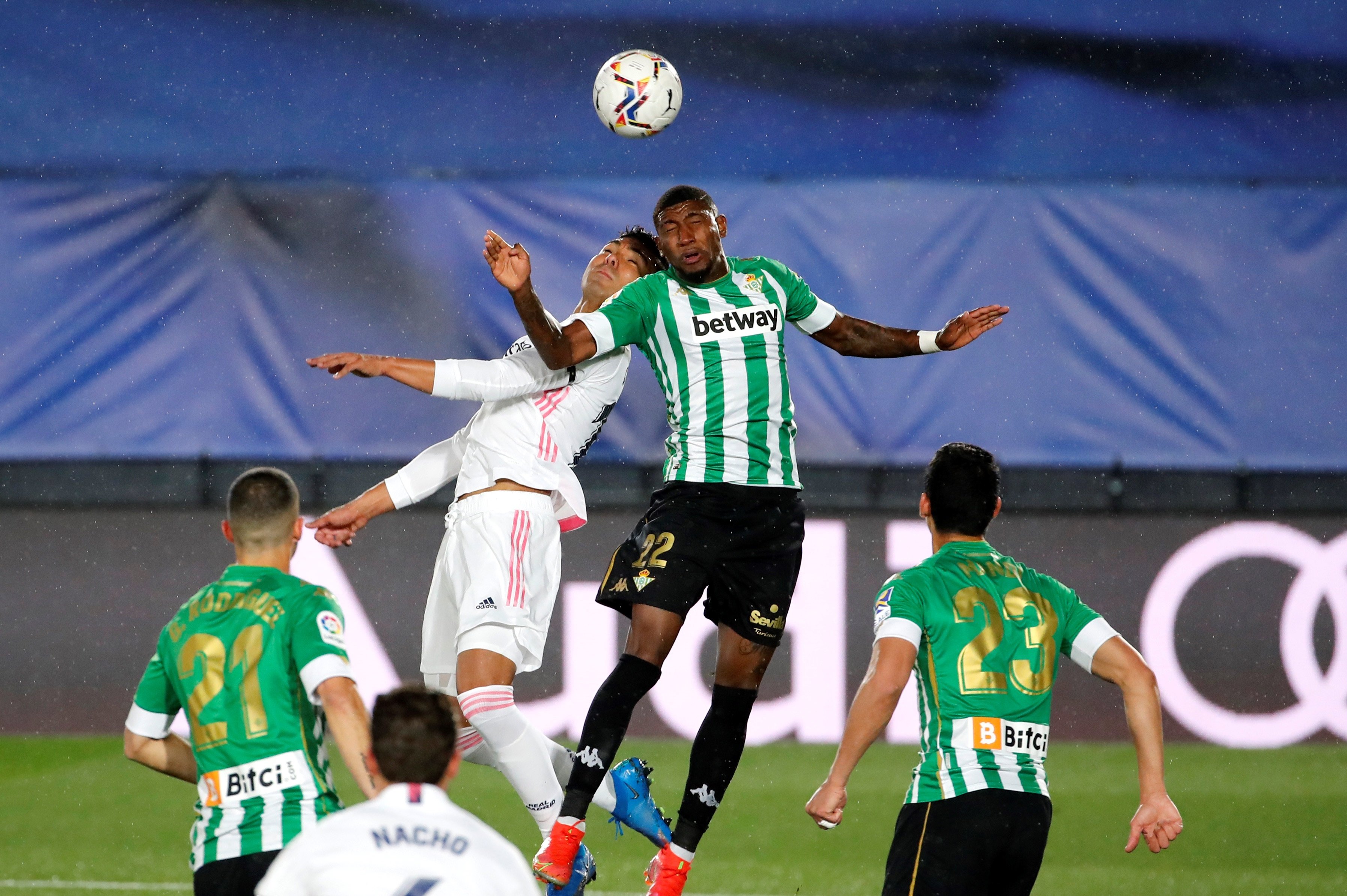 El Reial Madrid punxa contra el Betis i es complica la Lliga (0-0)