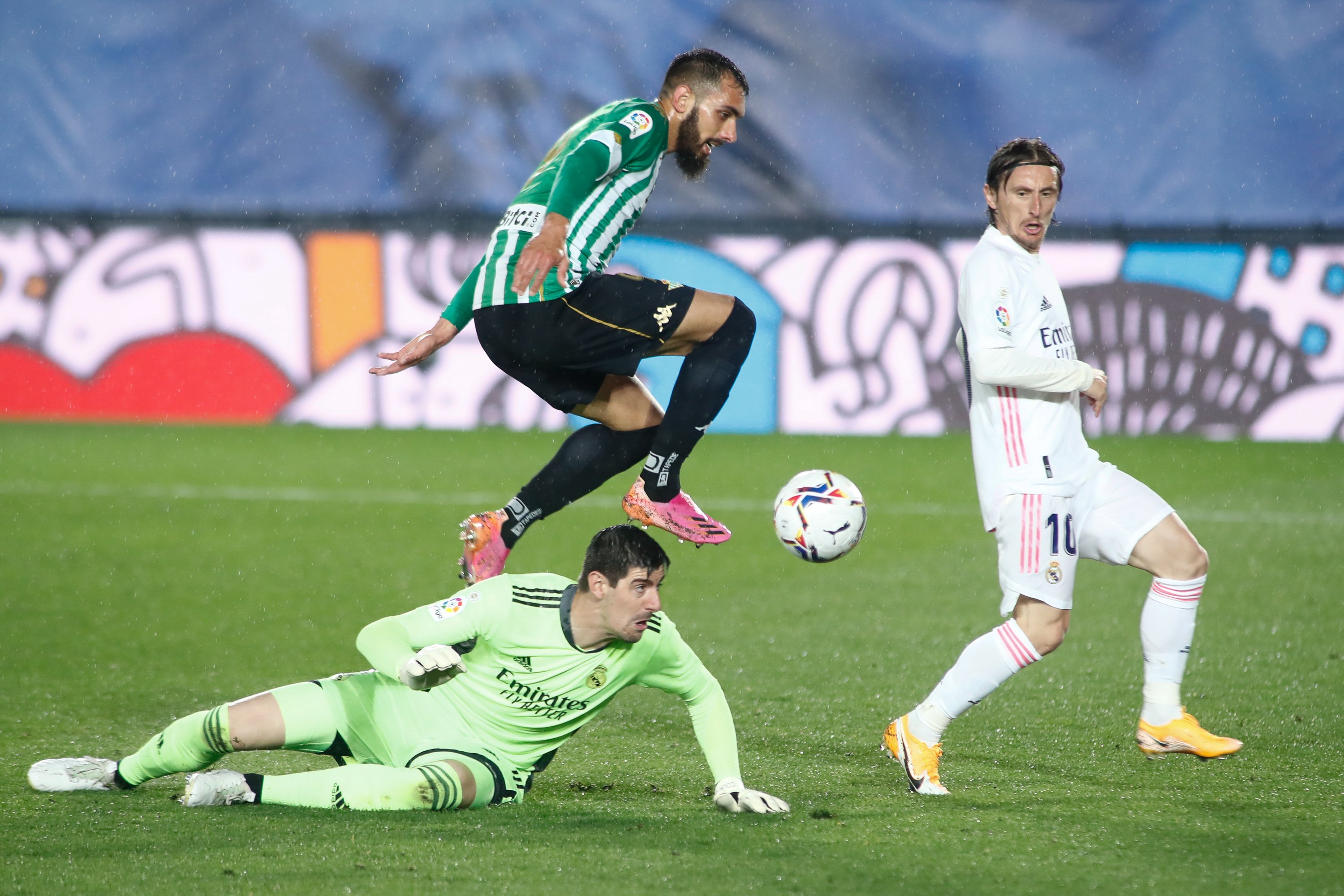 Portades esportives: El Madrid es desconnecta de la Lliga