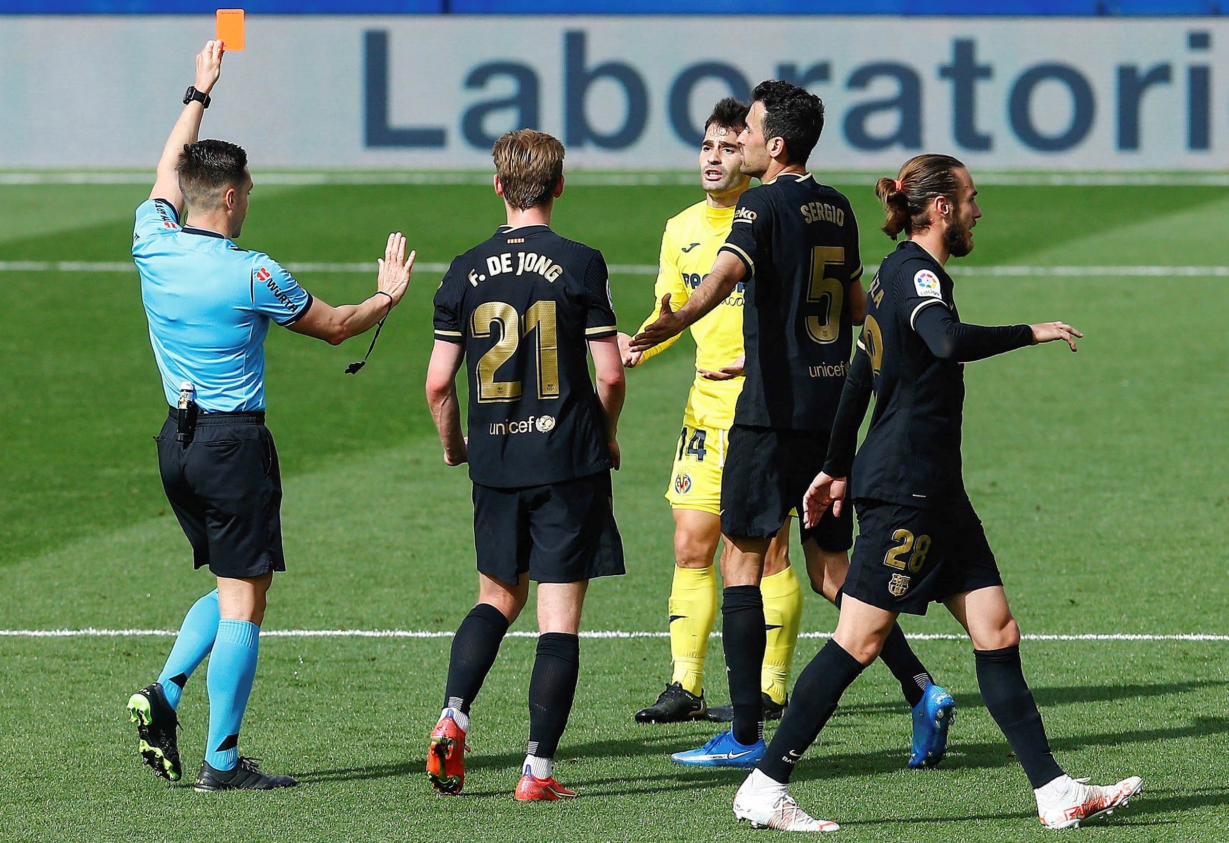 No és broma: Emery es queixa de l'expulsió de Trigueros per l'entrada a Messi