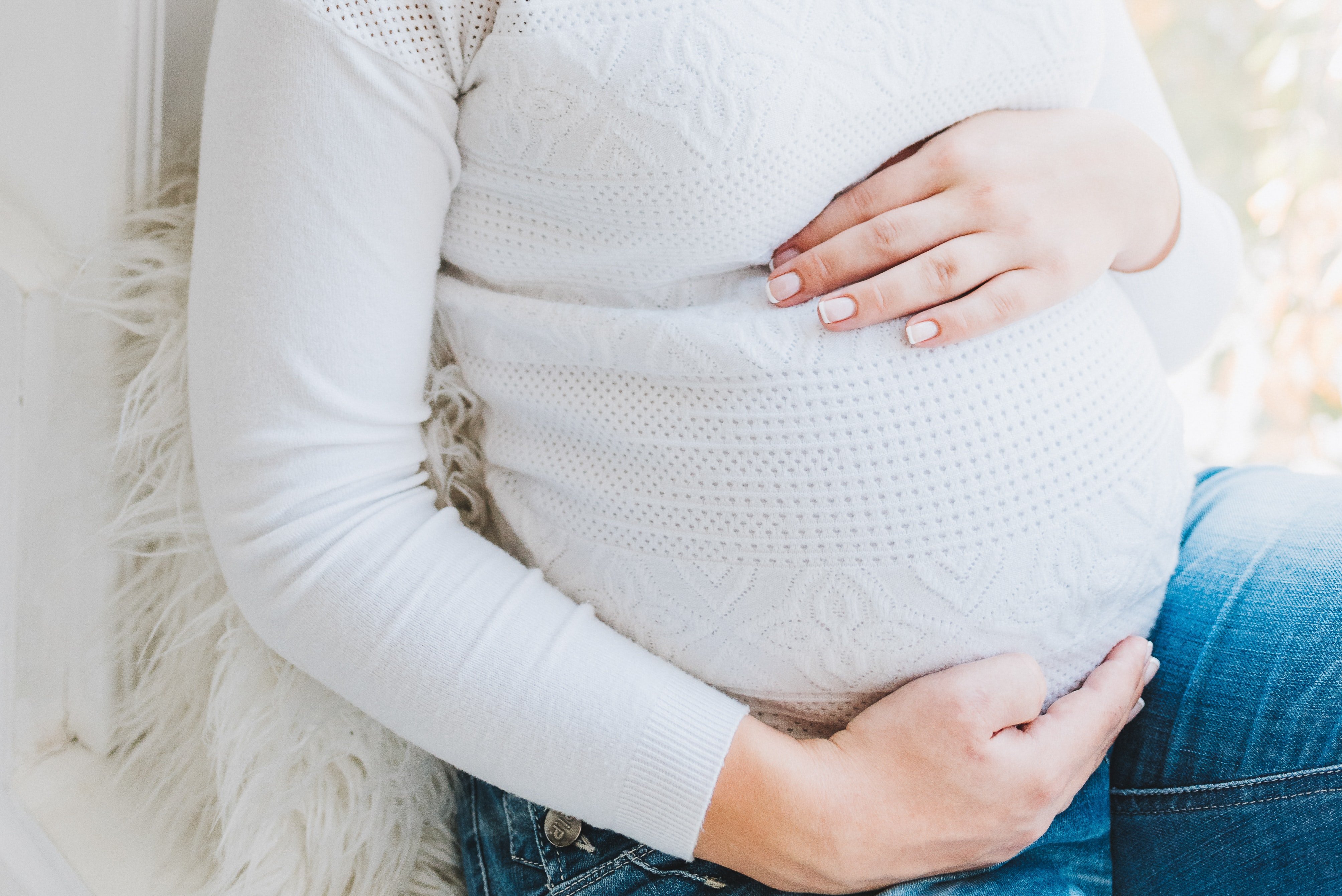 La Covid-19 augmenta en un 50% el risc de complicacions en l'embaràs