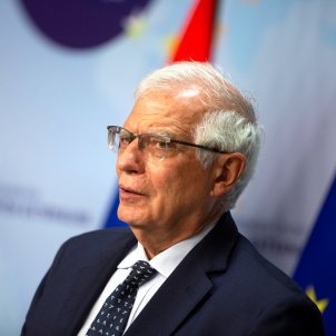Borrell, uncomfortable: obliged to defend the independence of Kosovo