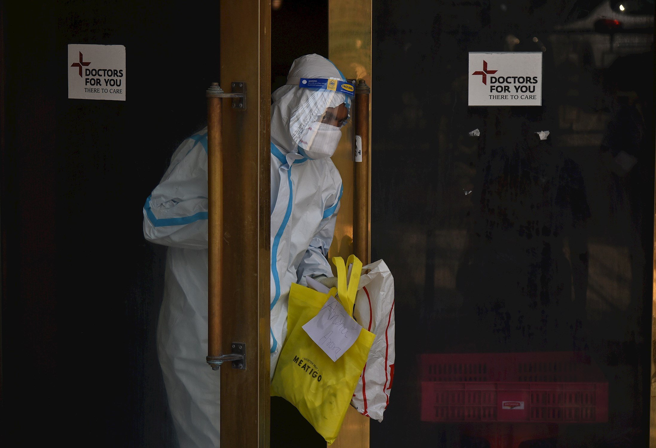 Espanya imposa una quarantena de 10 dies als viatgers procedents de l'Índia