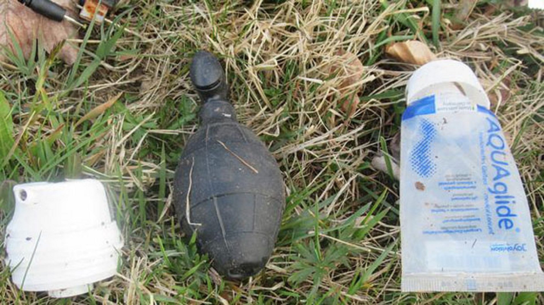 Confon una joguina sexual amb una granada de la Guerra Mundial, a Alemanya