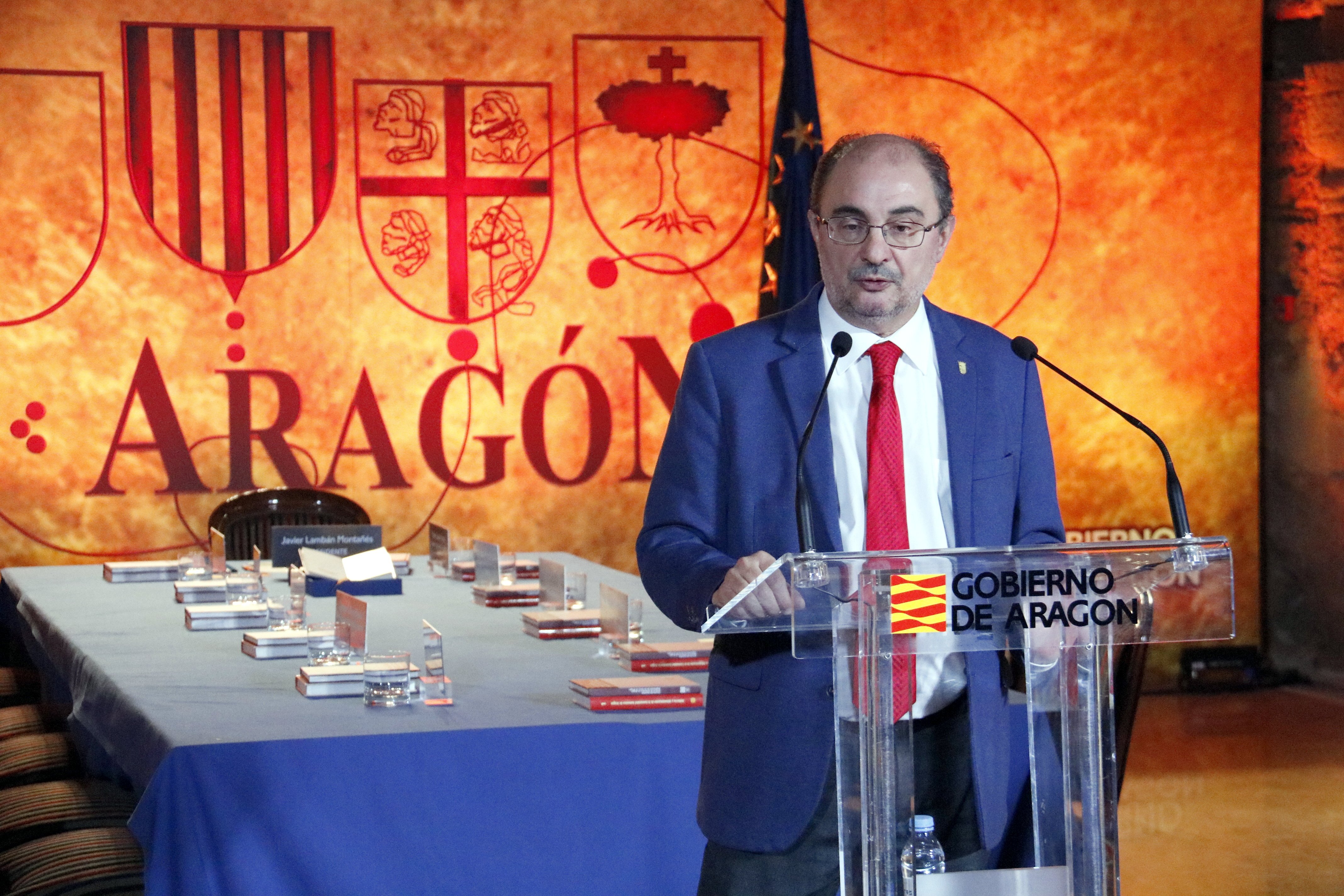 Tuf de catalanofòbia de Lambán, que titlla de ‘capos’ els membres del Govern Tuf de catalanofòbia de Lambán, que titlla de ‘capos’ els membres del Govern