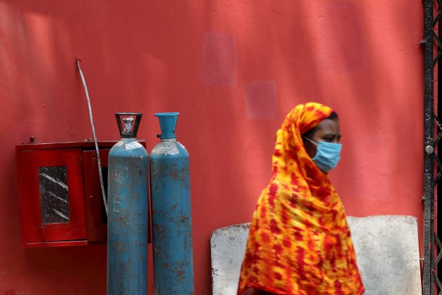 Mujer oxígeno India Covid Efe